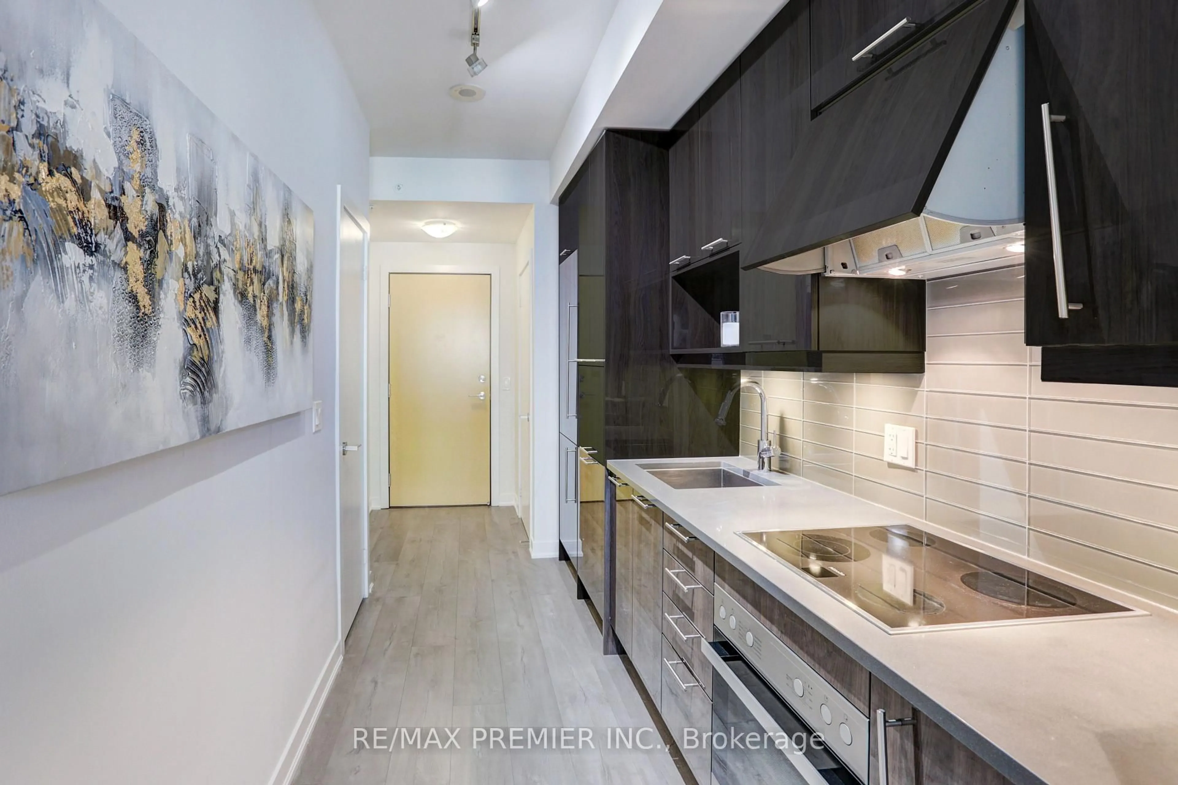 Unknown for 199 Richmond St #403, Toronto Ontario M5V 0H4