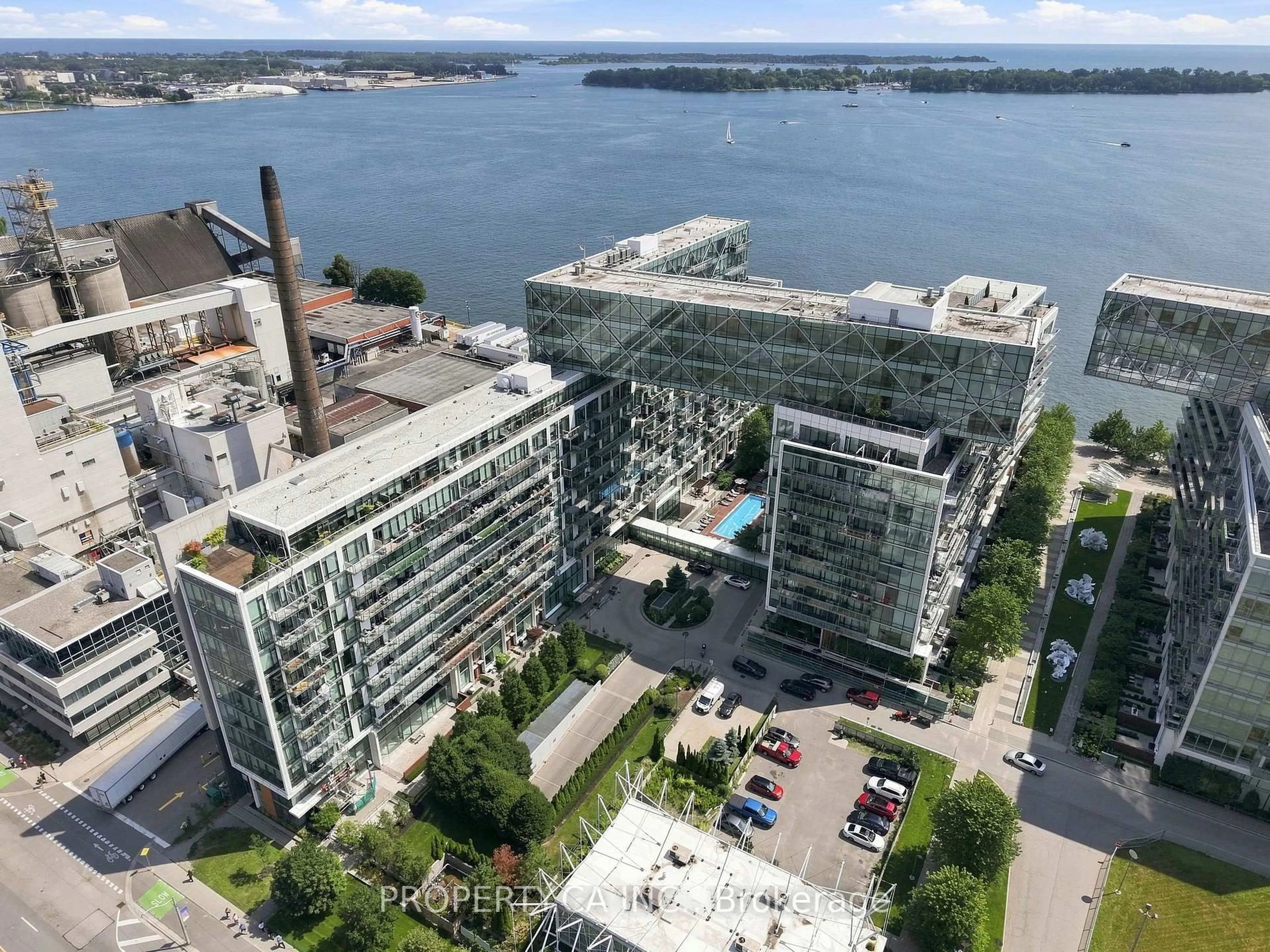 A pic from outside/outdoor area/front of a property/back of a property/a pic from drone, water/lake/river/ocean view for 39 Queens Quay #625, Toronto Ontario M5E 0A5
