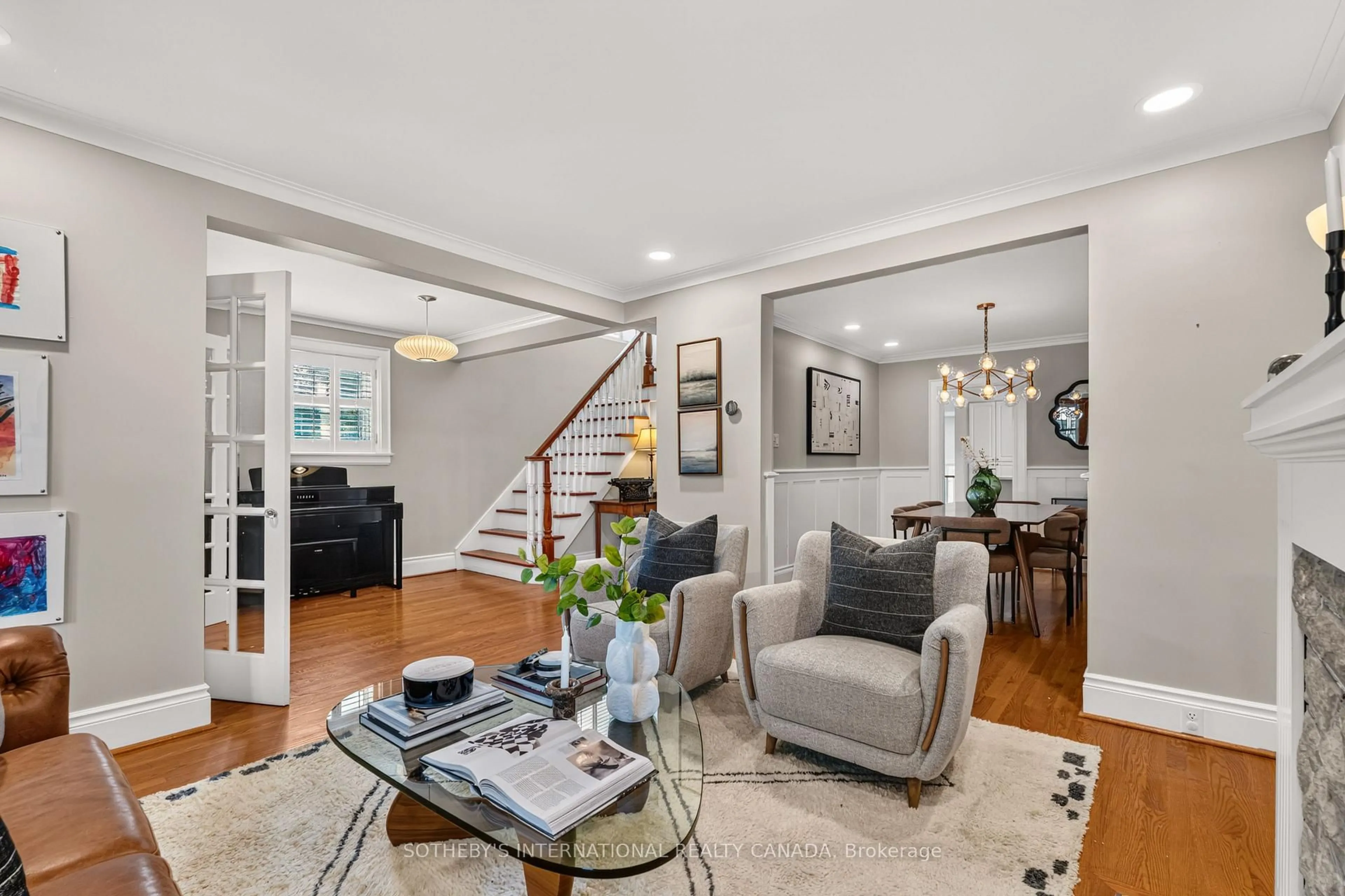 Living room with furniture, unknown for 2 Randolph Rd, Toronto Ontario M4G 3R7