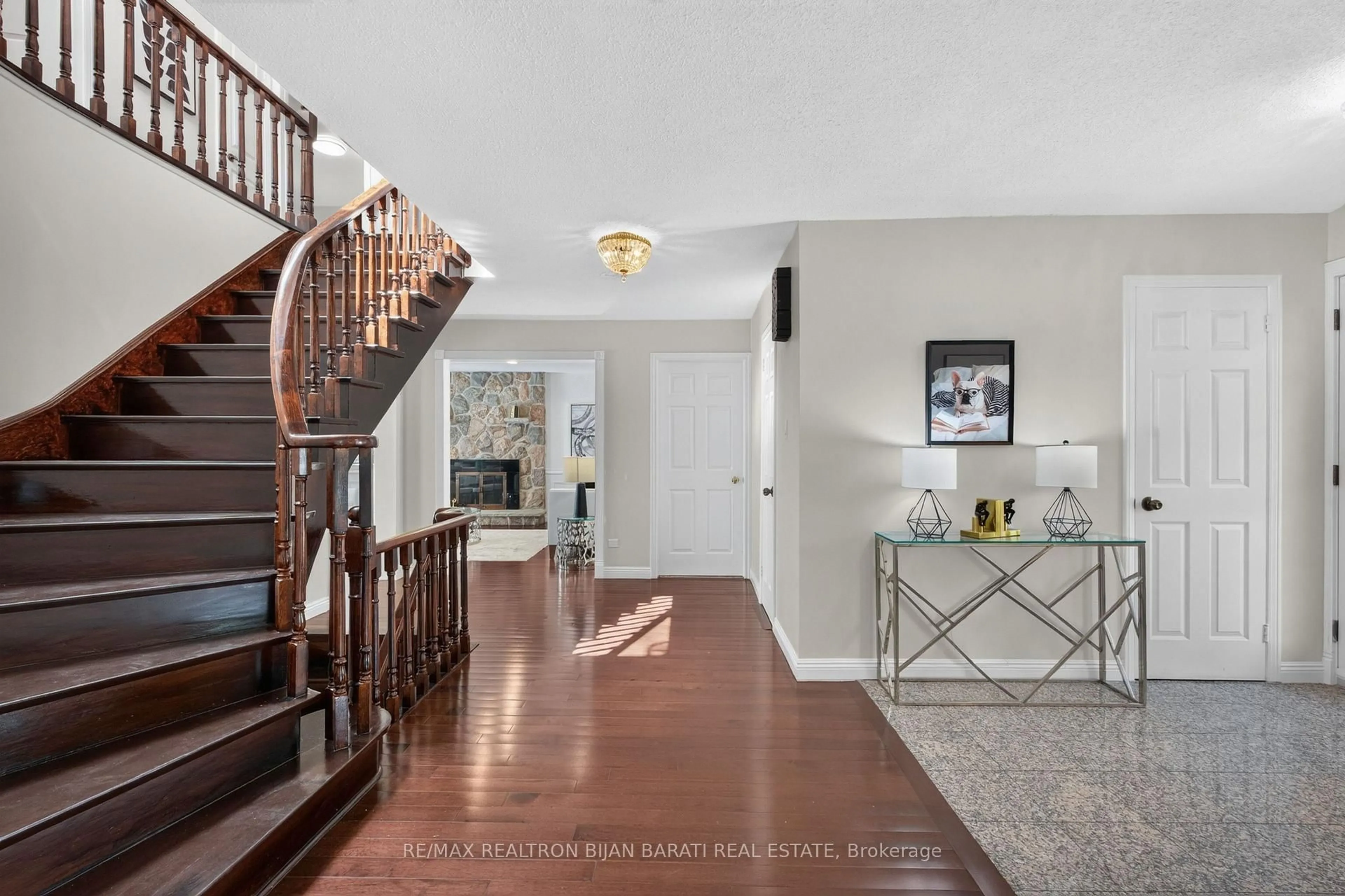 Indoor entryway for 26 Saddletree Dr, Toronto Ontario M2H 3L3