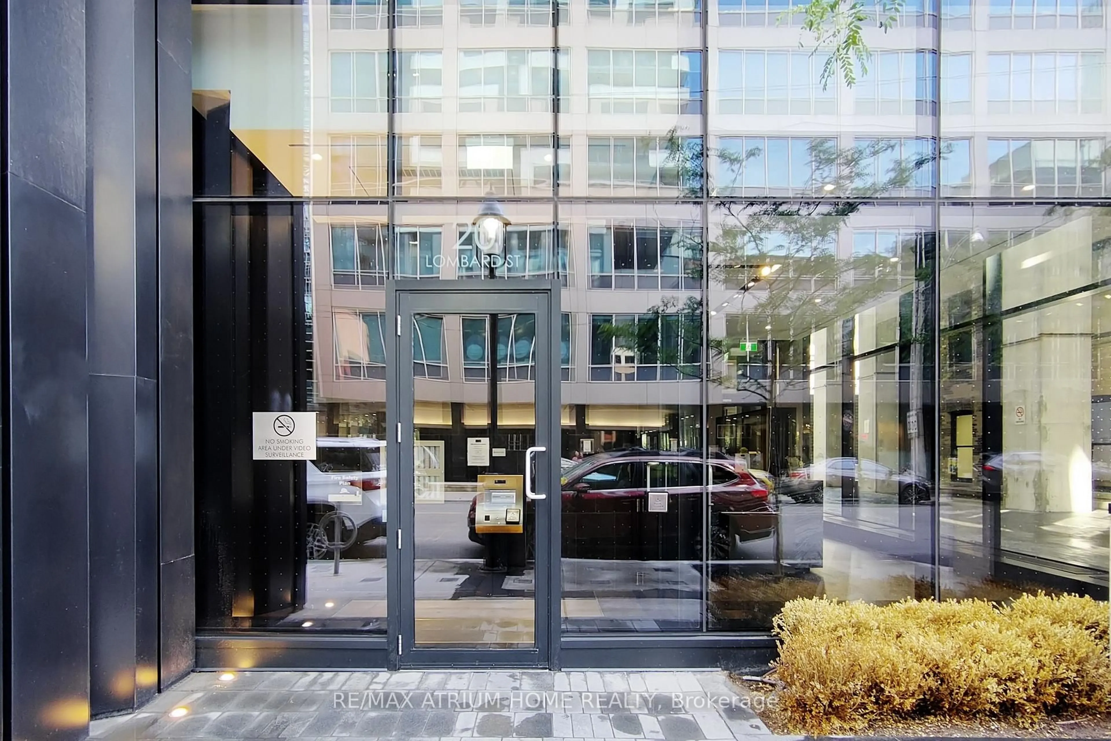 Indoor foyer for 20 LOMBARD St #3505, Toronto Ontario M5C 0A7