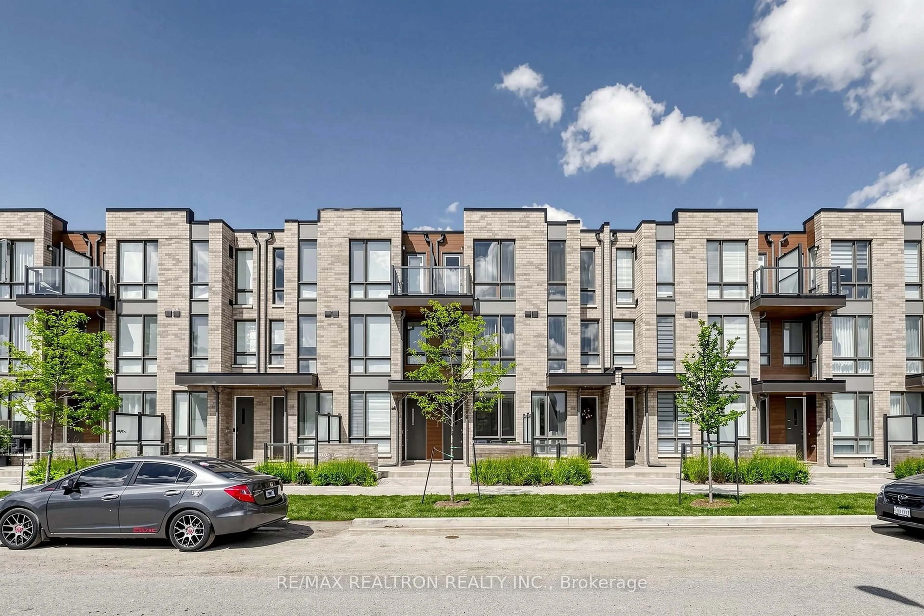 A pic from outside/outdoor area/front of a property/back of a property/a pic from drone, street for 64 Turtle Island Rd, Toronto Ontario M6A 2M5