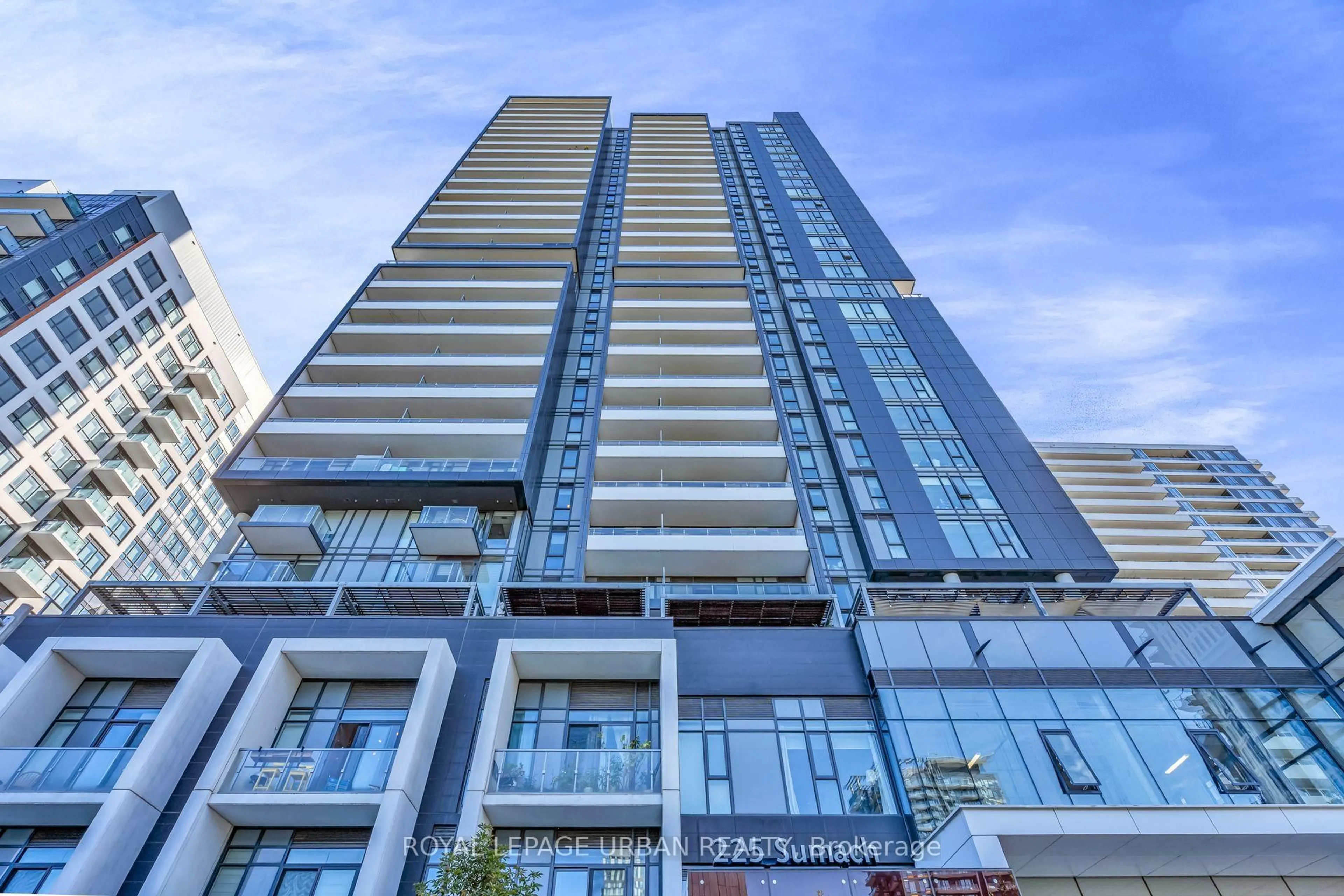 Indoor foyer for 225 Sumach St #607, Toronto Ontario M5A 0P8