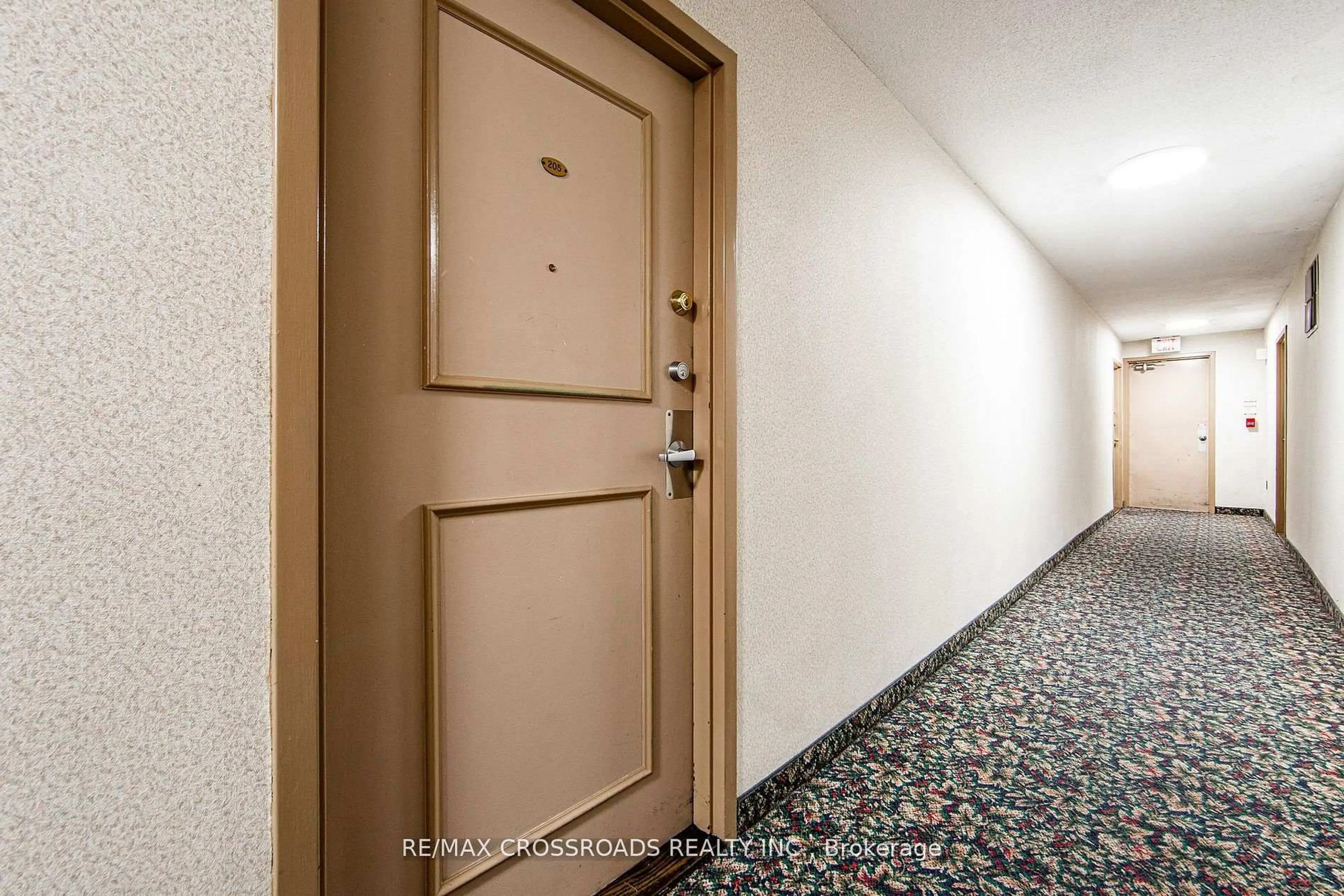 Indoor foyer for 5 Shady Gfwy #205, Toronto Ontario M3C 3A5