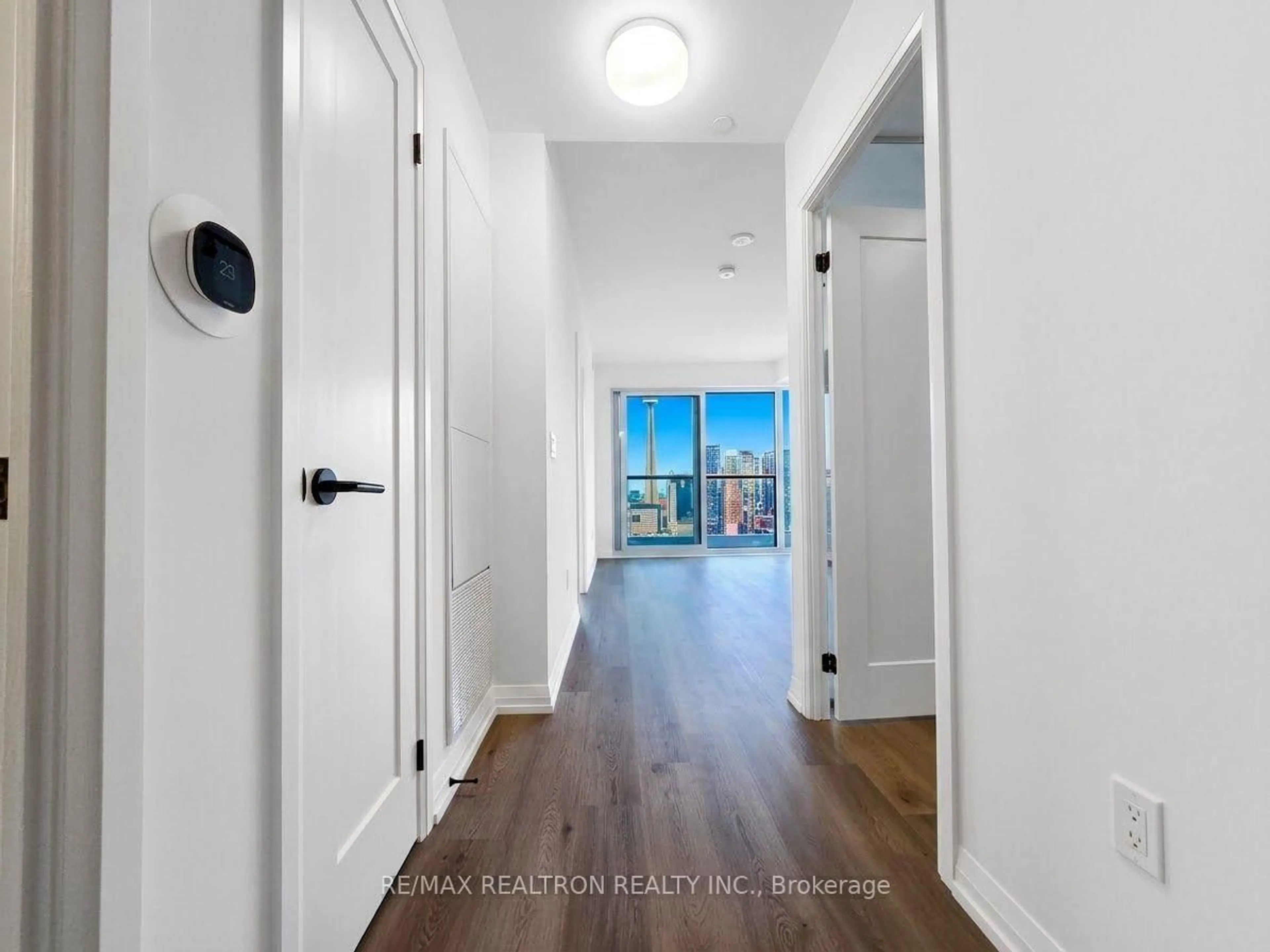 Indoor entryway for 280 Dundas St #2509, Toronto Ontario M5T 0E3