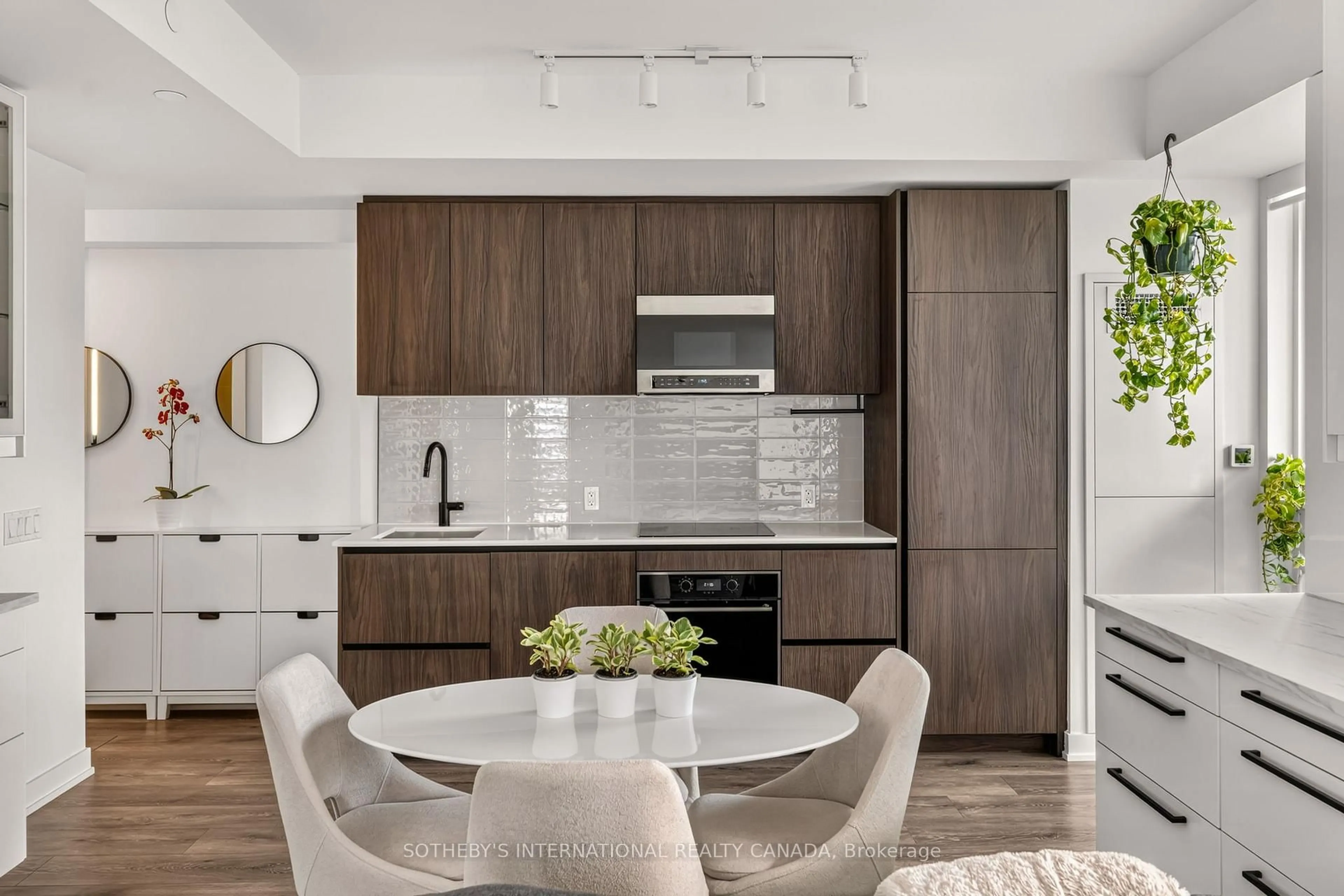 Open concept kitchen, unknown for 127 BROADWAY Ave #2302, Toronto Ontario M4P 1V4