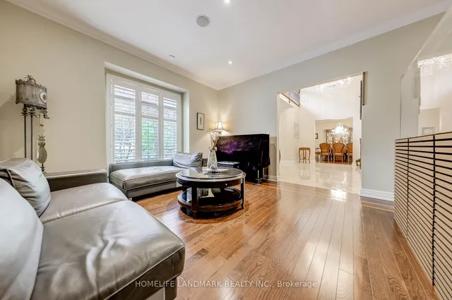 38 Misty Cres, Toronto 5