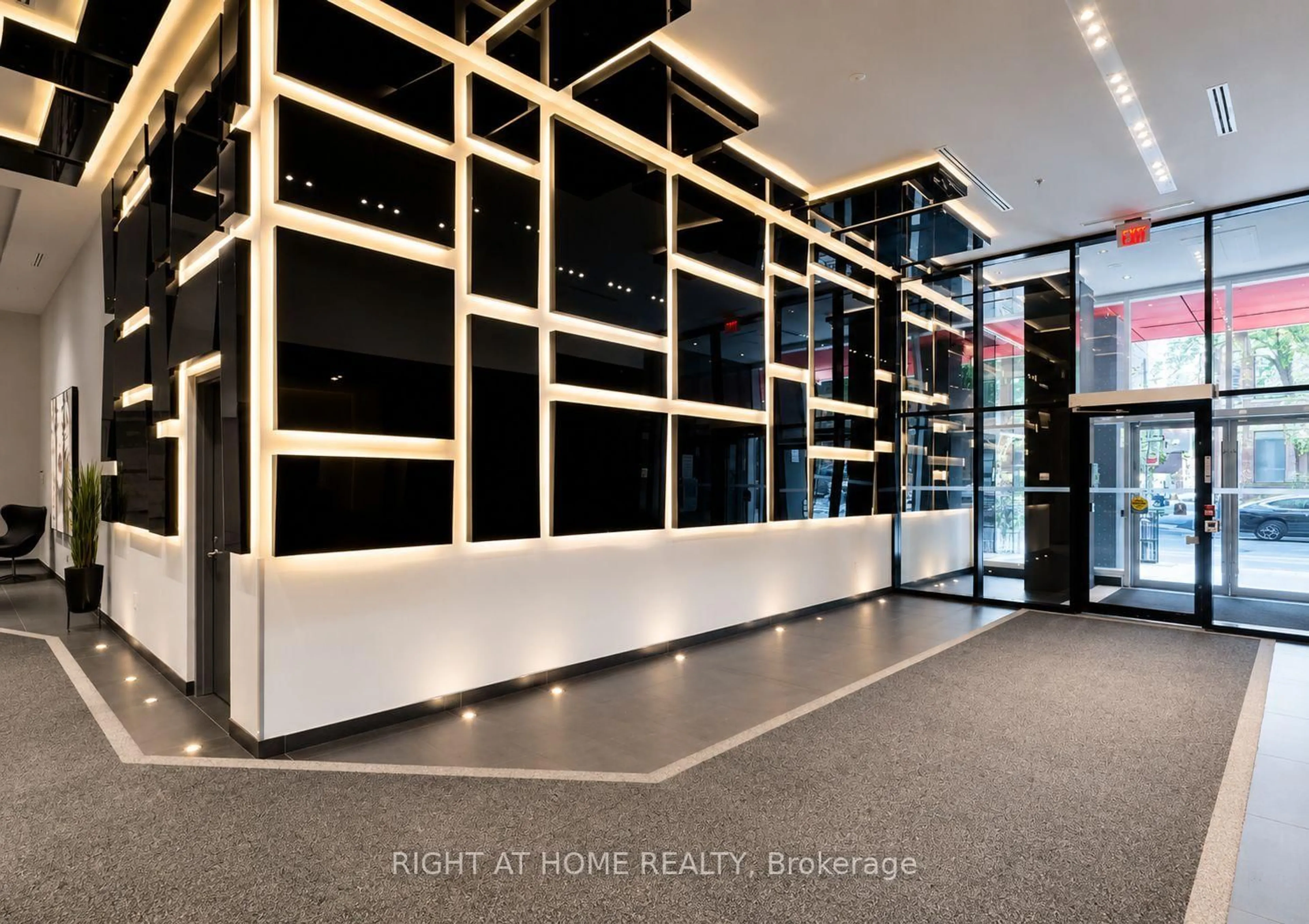 Indoor foyer for 318 Richmond St #1408, Toronto Ontario M5V 1X2