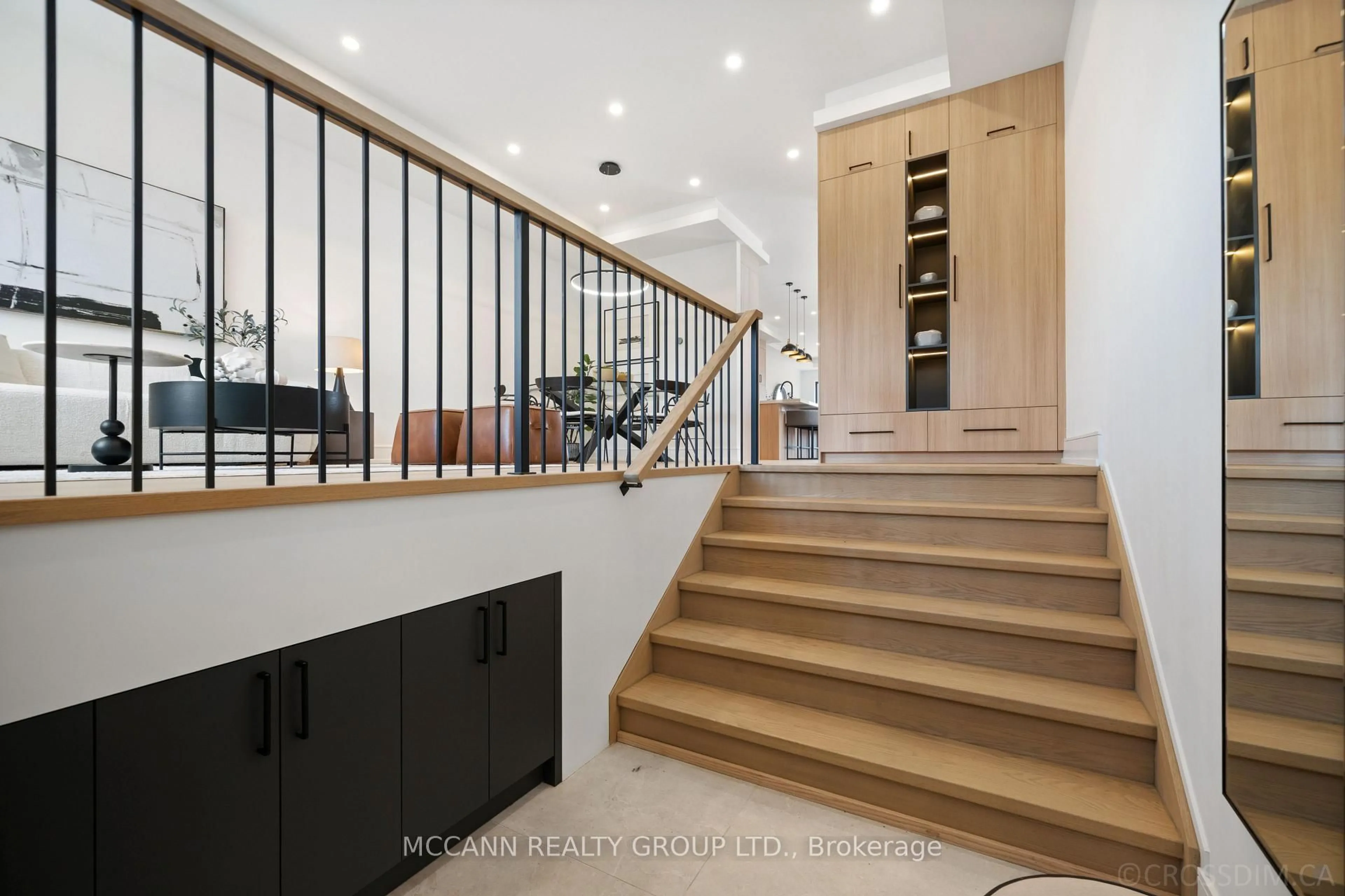 Indoor foyer for 526 Westmount Ave, Toronto Ontario M6E 3N7