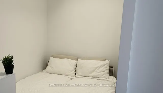 8 Olympic Garden Dr #S621, Toronto 5