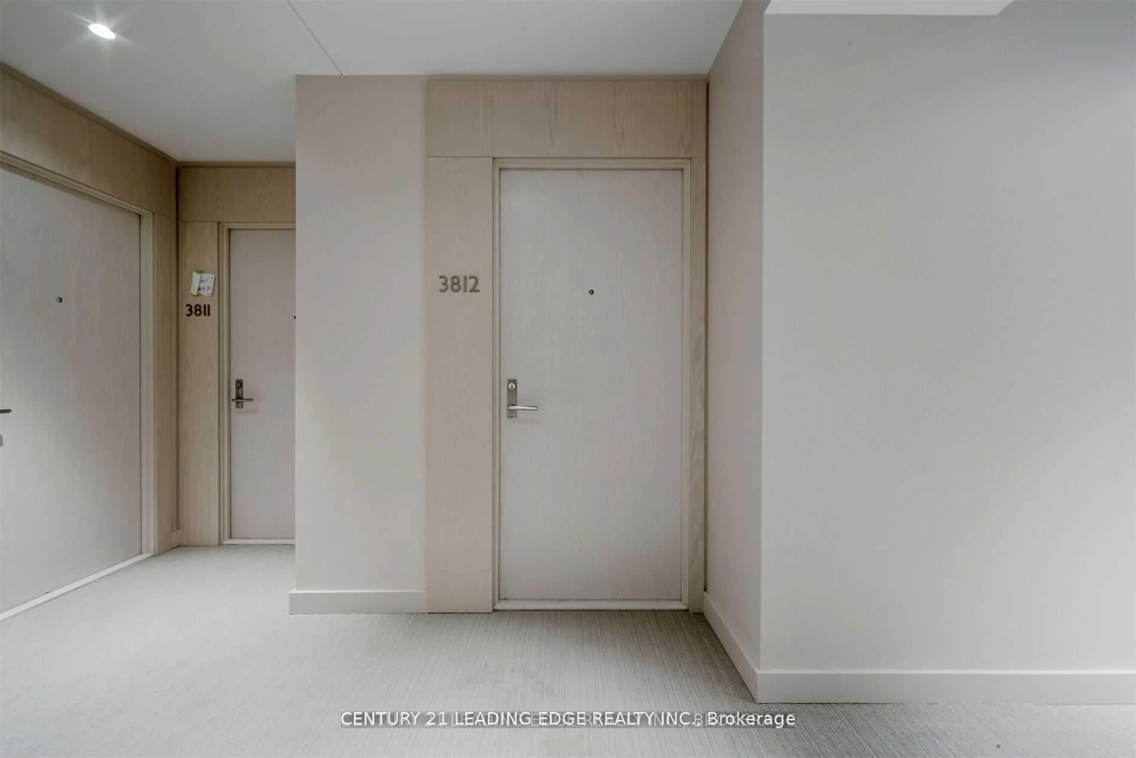 Indoor foyer for 115 Blue Jays Way #3812, Toronto Ontario M5V 0N4