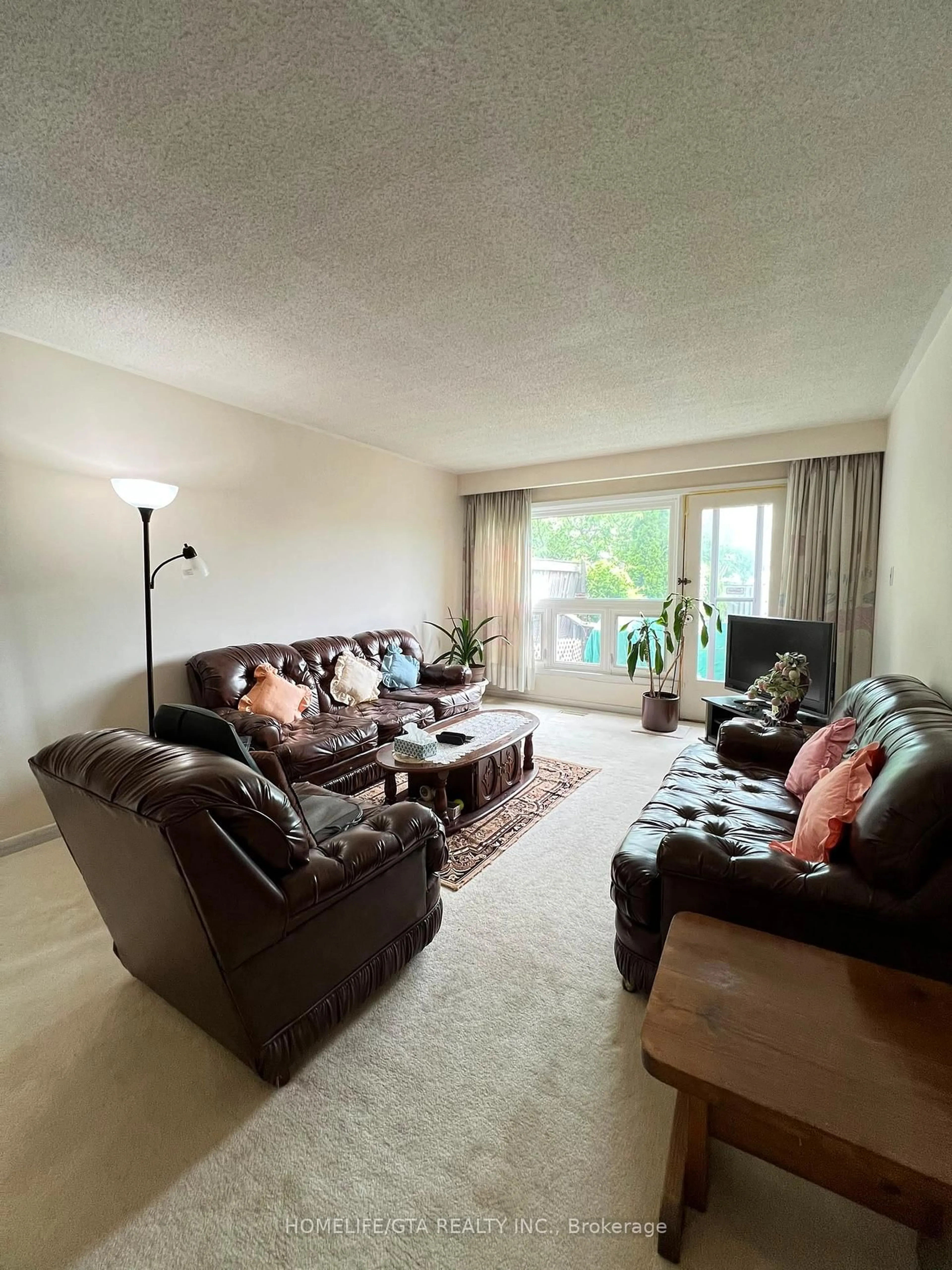 Living room with furniture, unknown for 70 Tanjoe Cres, Toronto Ontario M2M 1P7