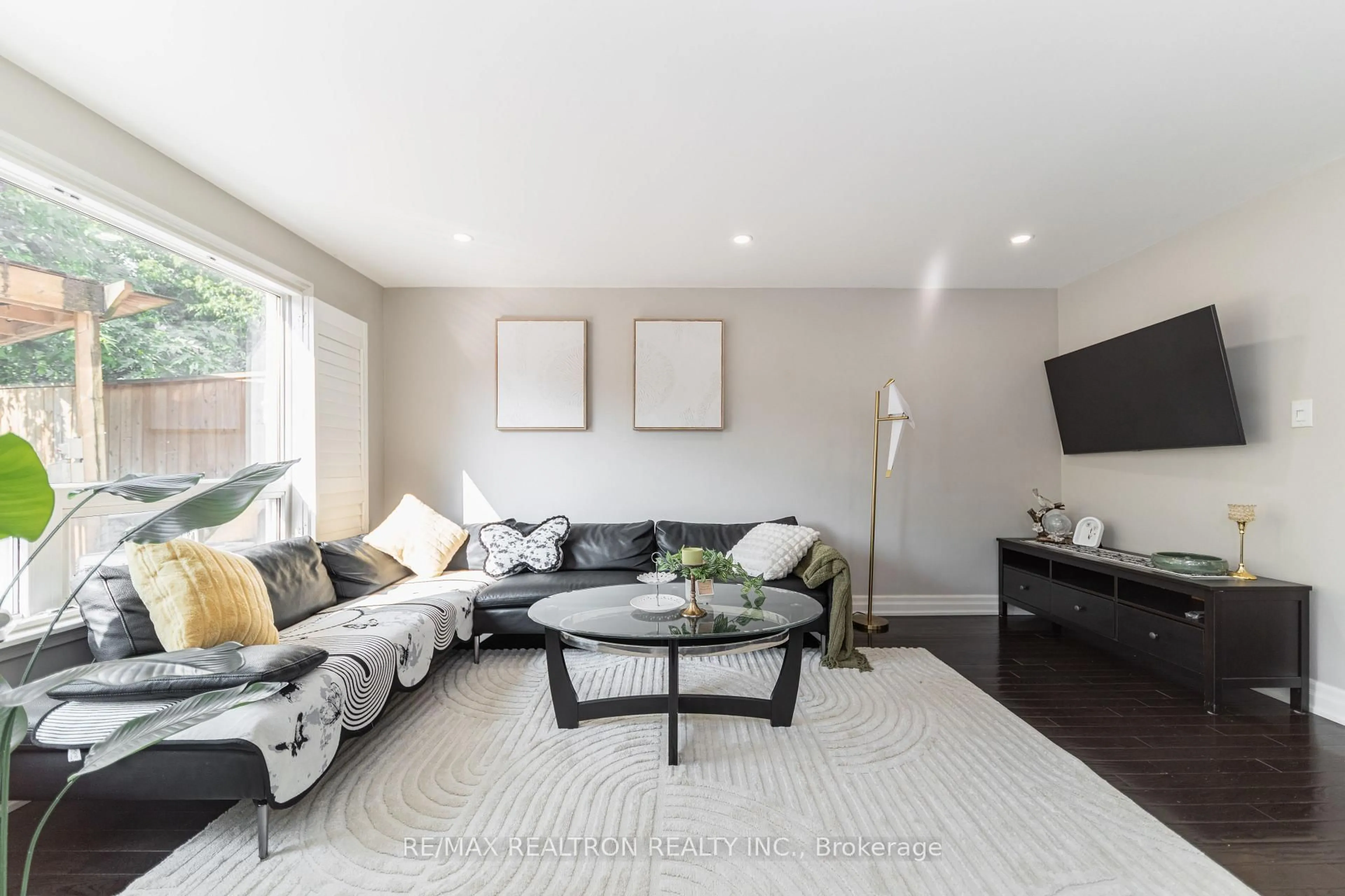 Living room with furniture, unknown for 2 Lynedock Cres, Toronto Ontario M3A 2A8