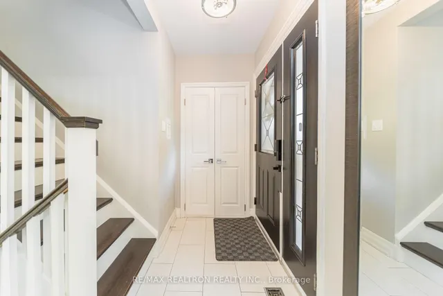 2 Lynedock Cres, Toronto 3