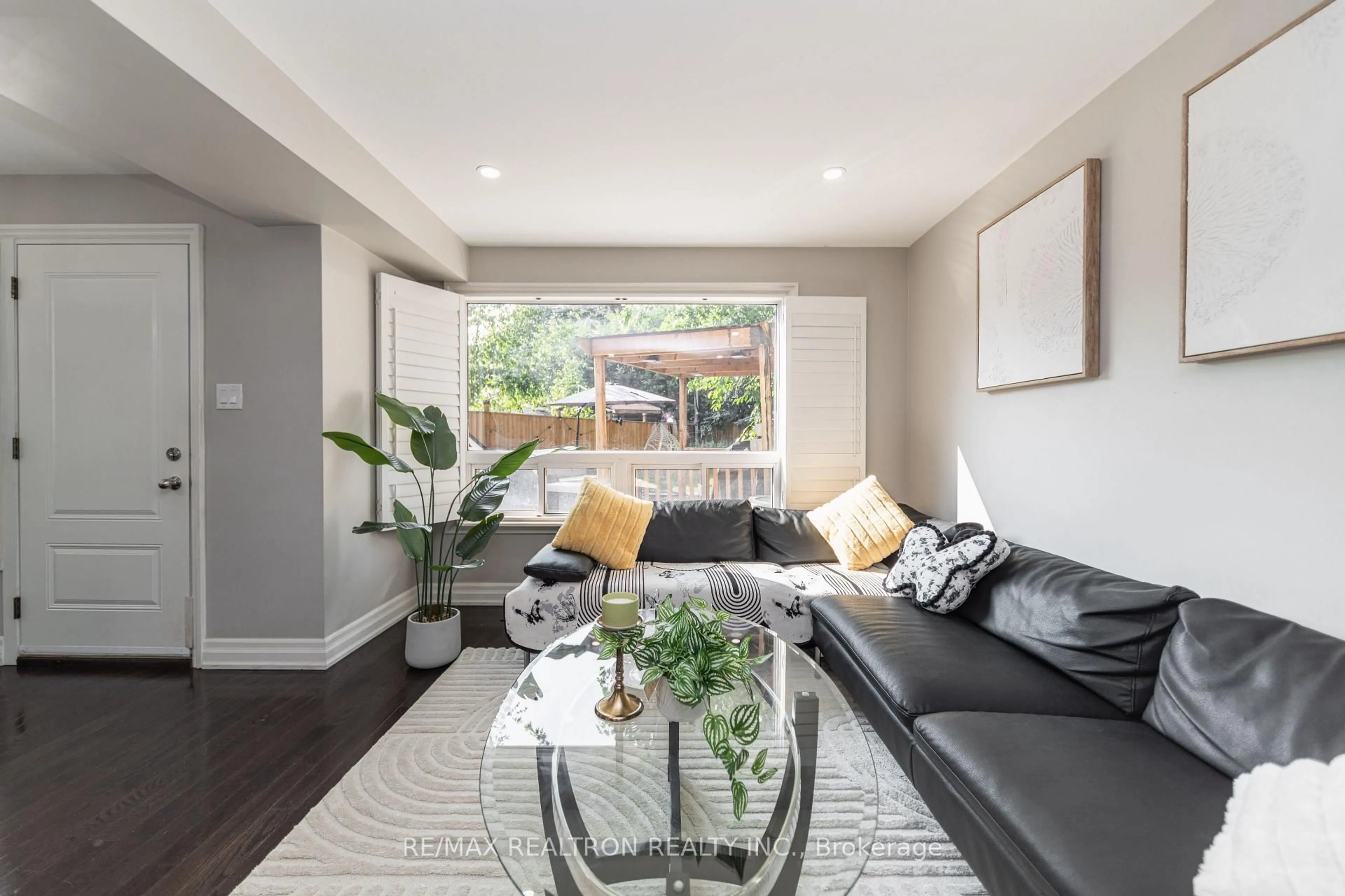 Living room with furniture, unknown for 2 Lynedock Cres, Toronto Ontario M3A 2A8