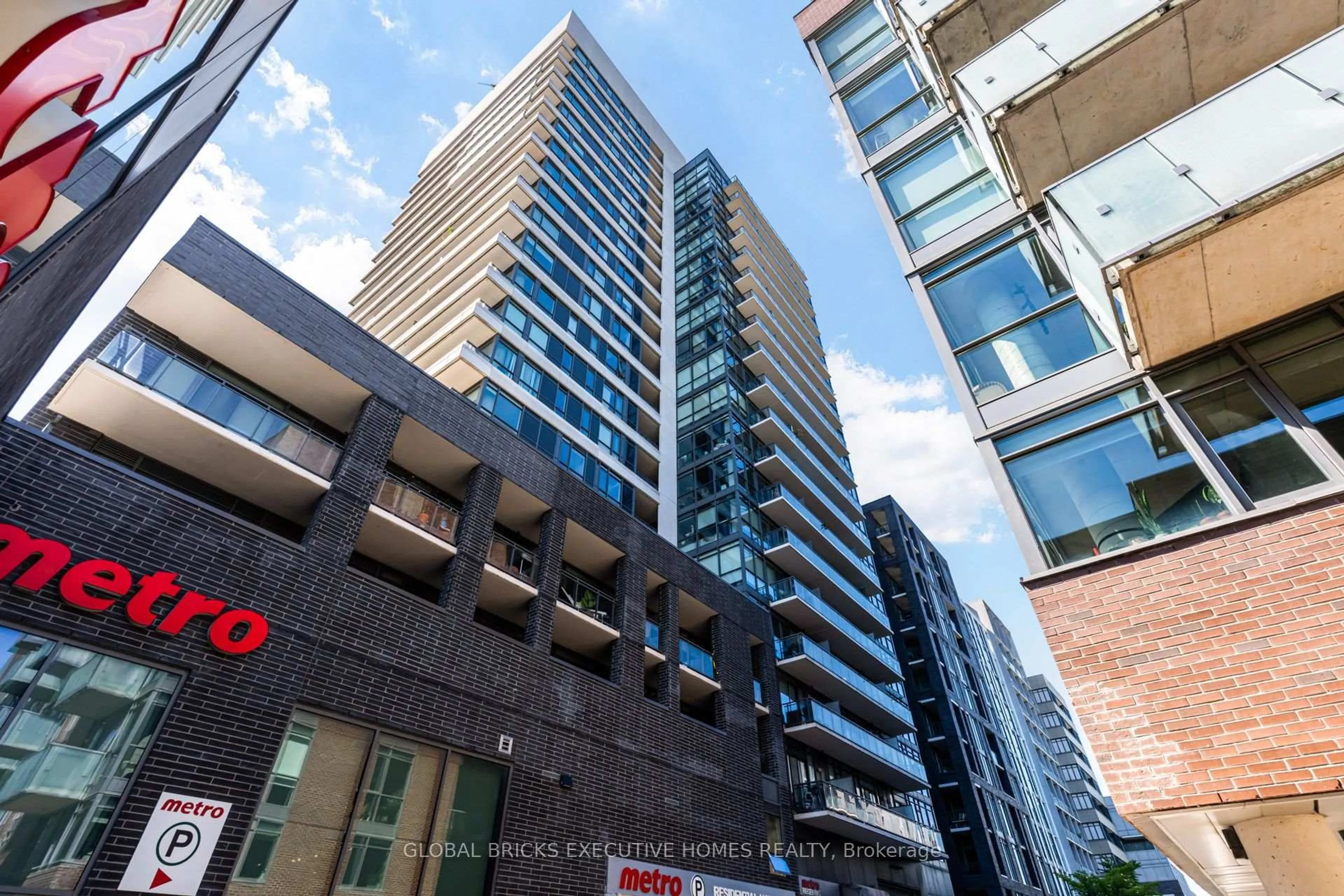 Unknown for 20 Minowan Miikan Lane #516, Toronto Ontario M6J 0E5