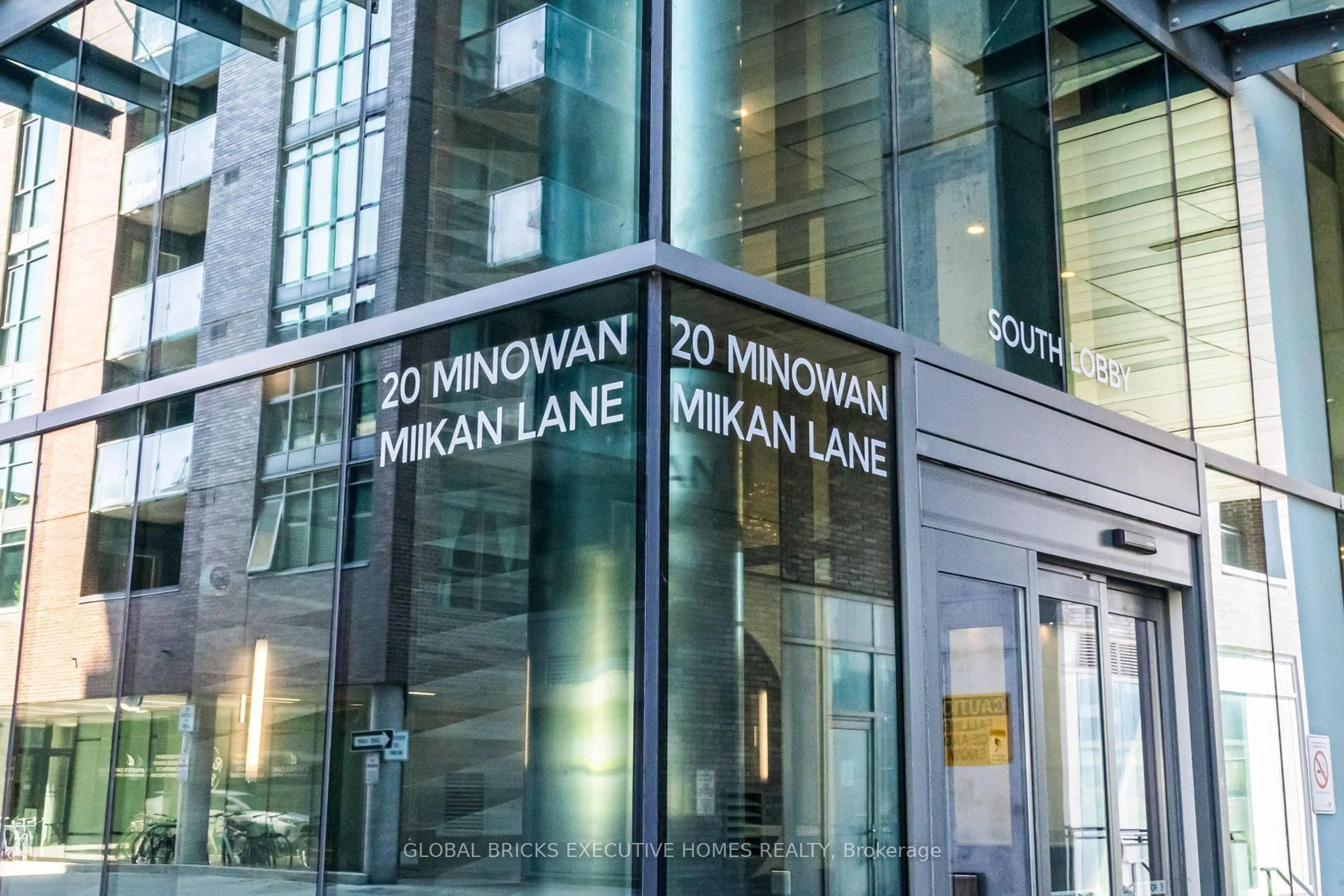 Lobby for 20 Minowan Miikan Lane #516, Toronto Ontario M6J 0E5