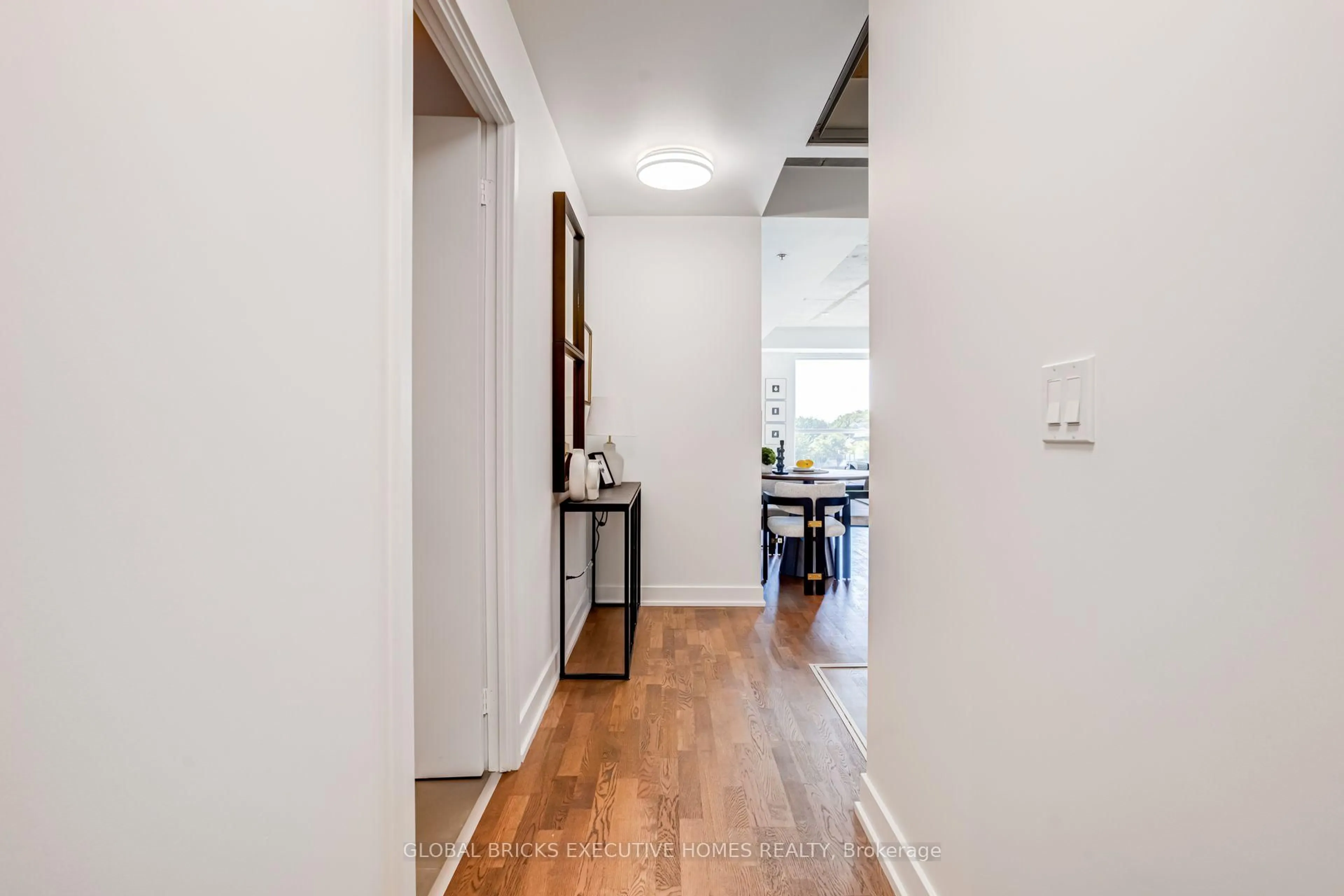 Indoor entryway for 20 Minowan Miikan Lane #516, Toronto Ontario M6J 0E5