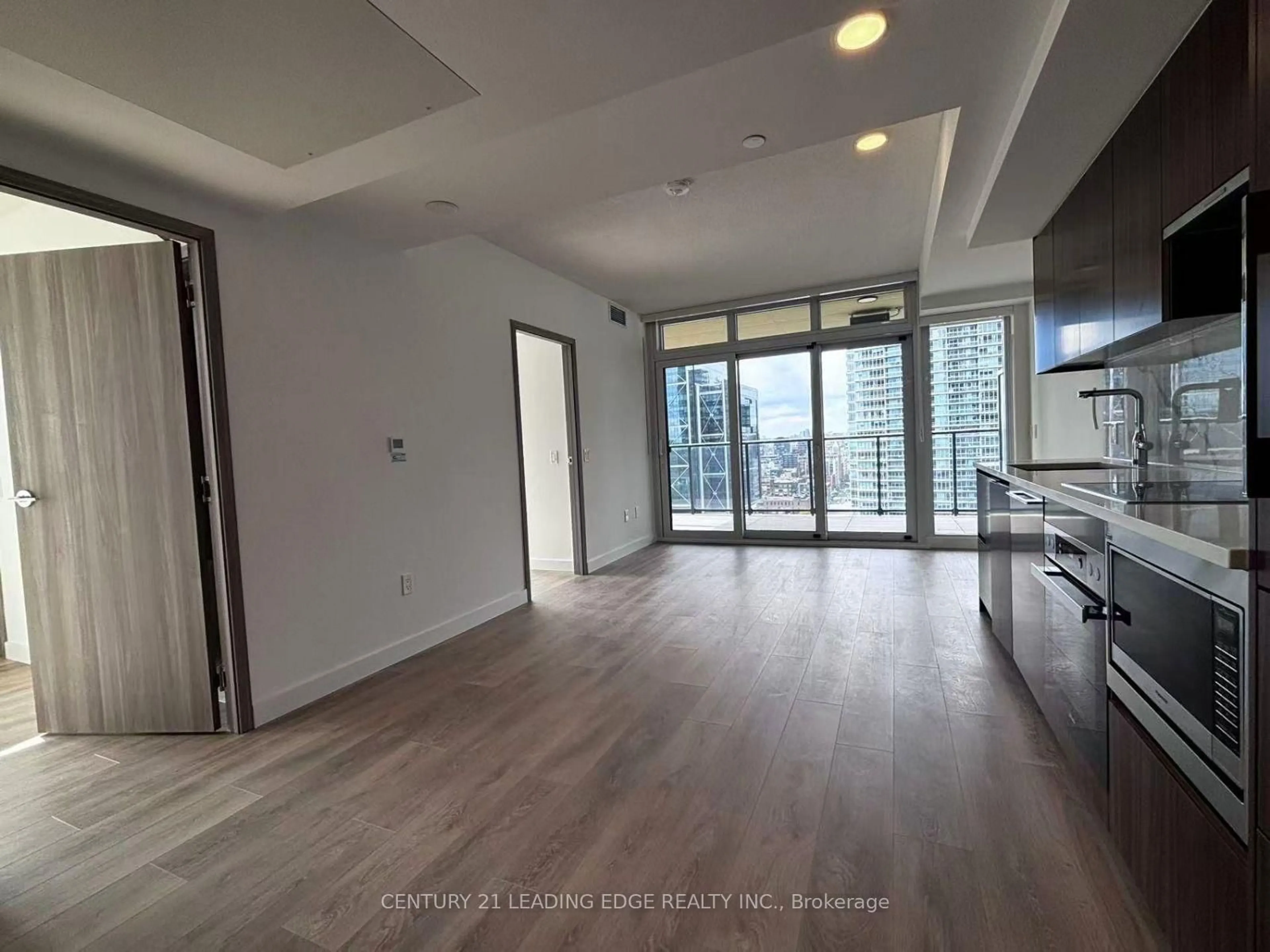 A pic of a room for 3 Concord Cityplace Way #2203, Toronto Ontario M5V 0X3
