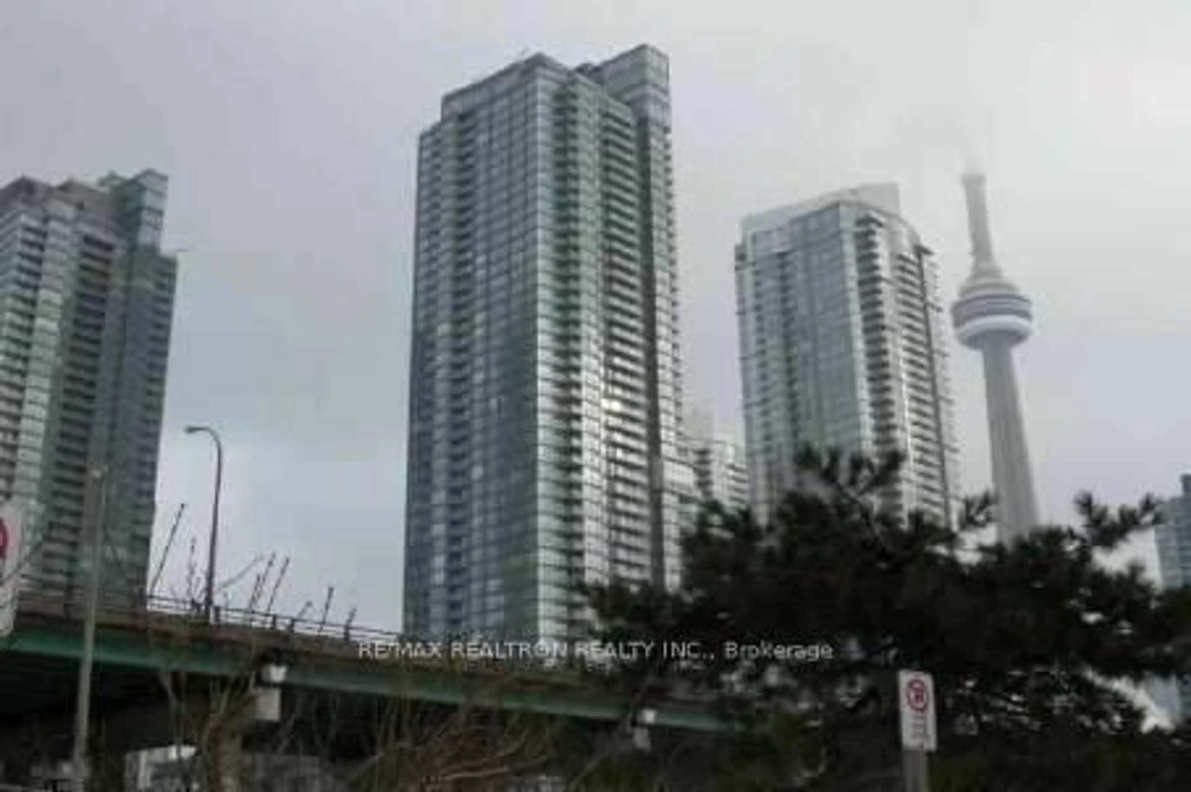 Blurry image for 15 Fort York Blvd #4503, Toronto Ontario M5V 3Y4