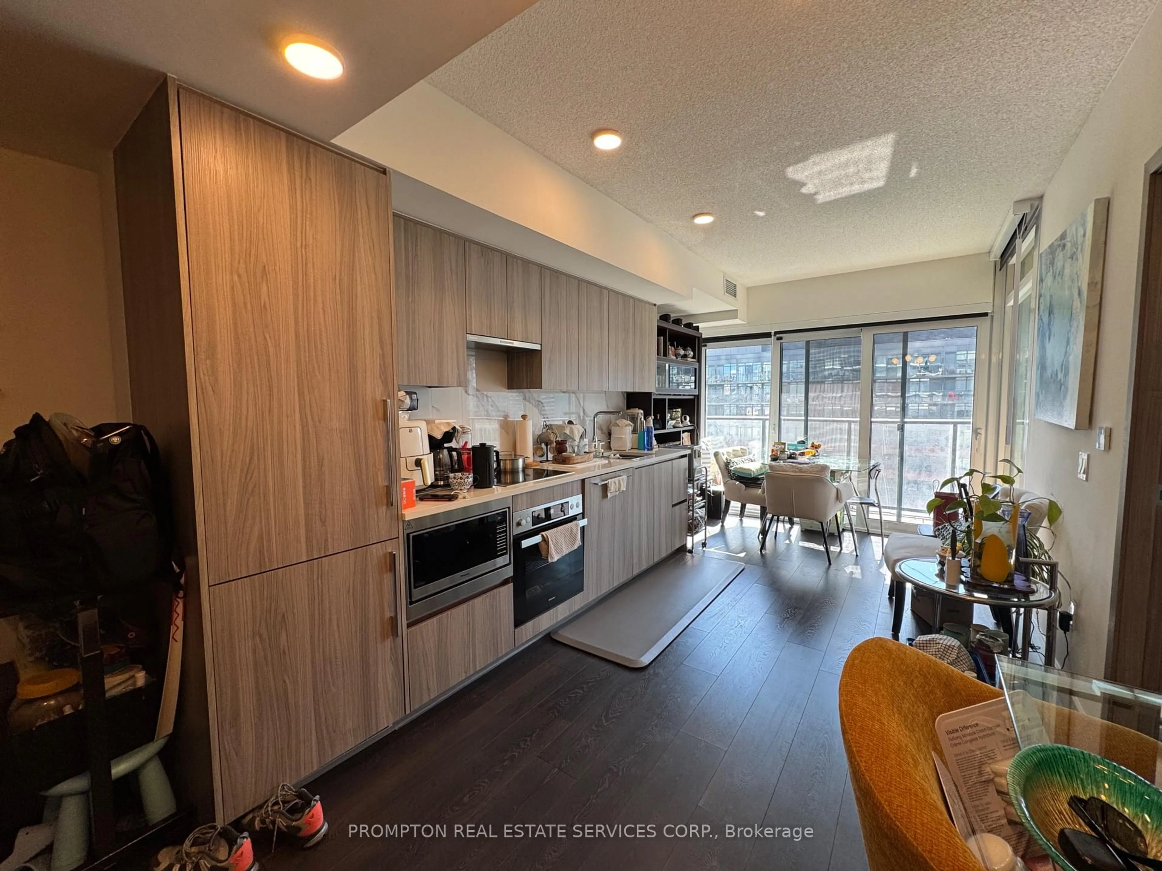 Open concept kitchen, unknown for 3 Concord Cityplace Way #1602, Toronto Ontario M5V 0X4