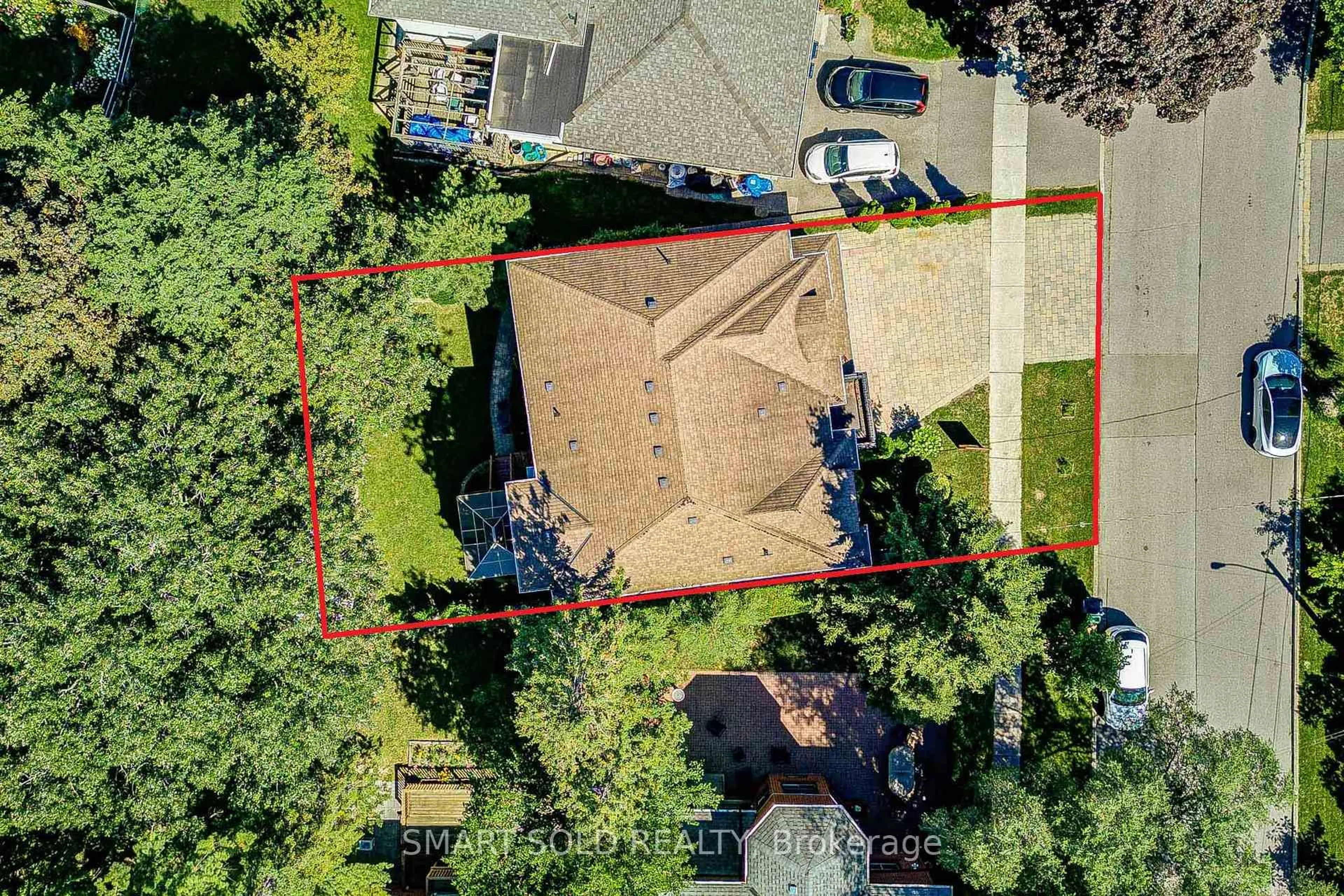 A pic from outside/outdoor area/front of a property/back of a property/a pic from drone, street for 6 Brill Cres, Toronto Ontario M2R 2X3