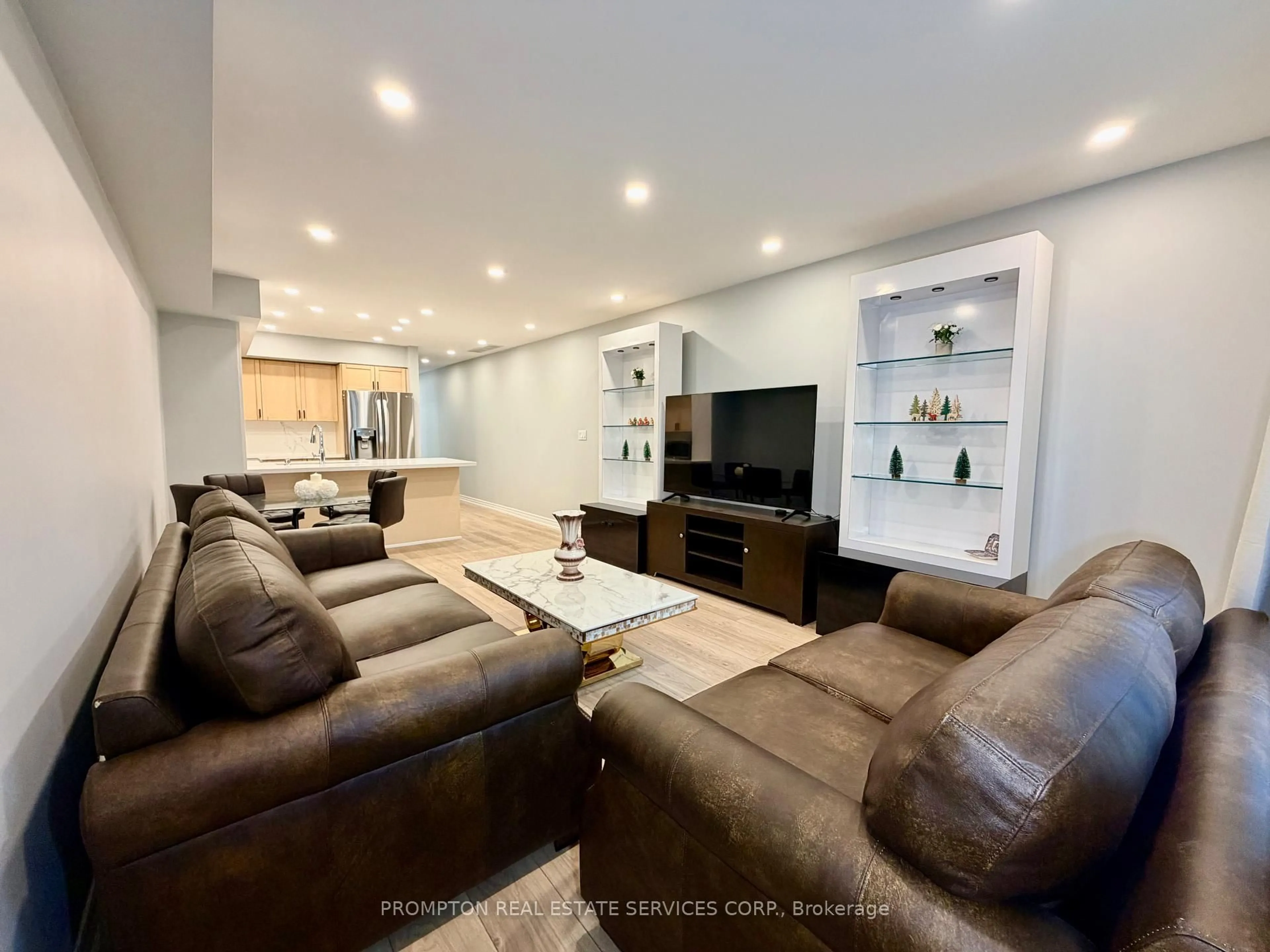 Living room with furniture, unknown for 285 ANTIBES Dr #11, Toronto Ontario M2R 3X9