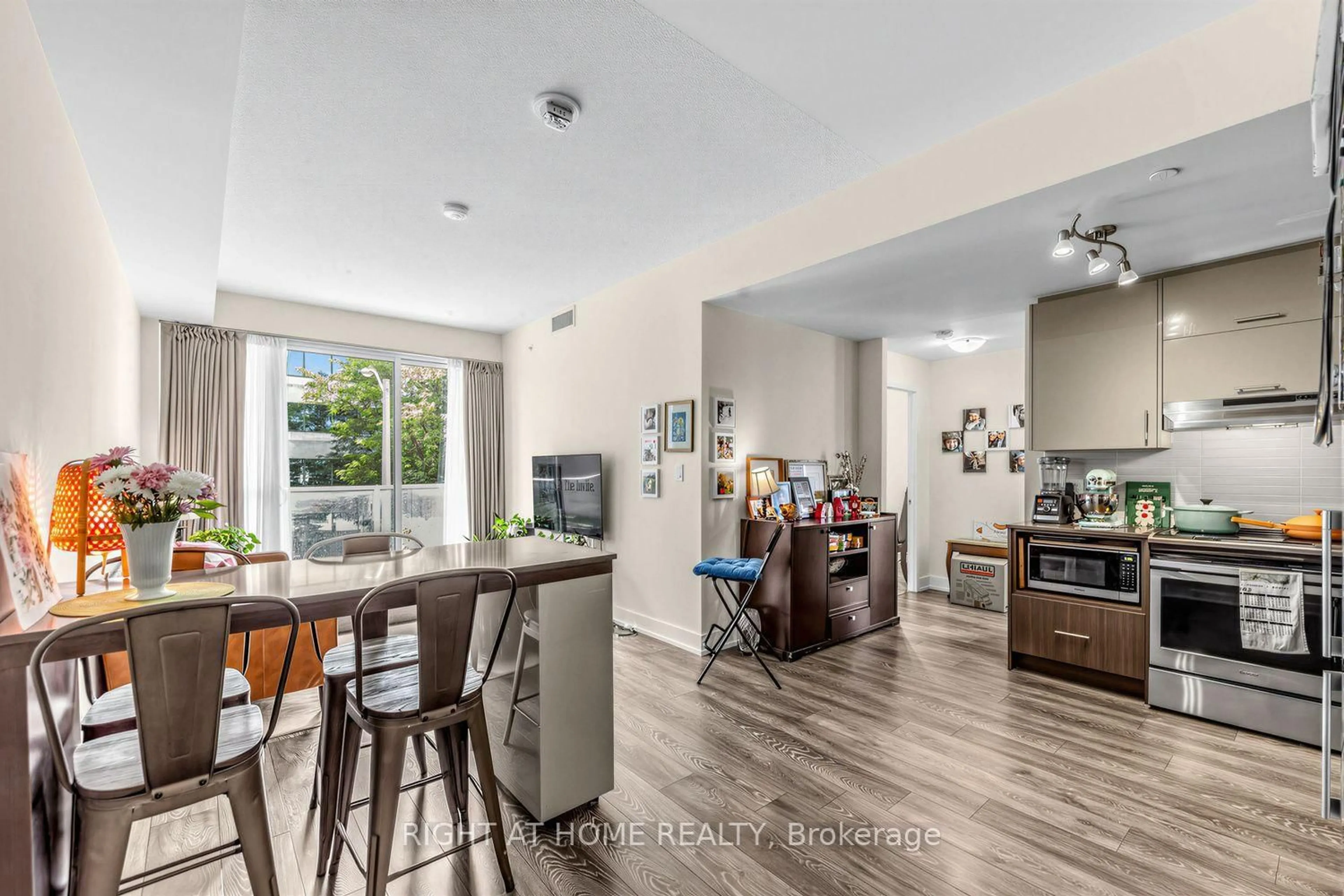 Open concept kitchen, unknown for 180 Fairview Mall Dr #2, Toronto Ontario M2J 0G4