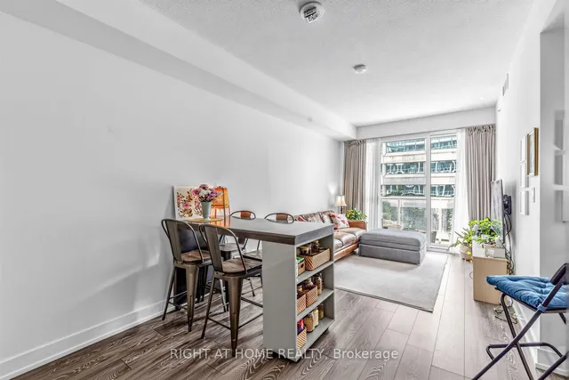 180 Fairview Mall Dr #202, Toronto 3
