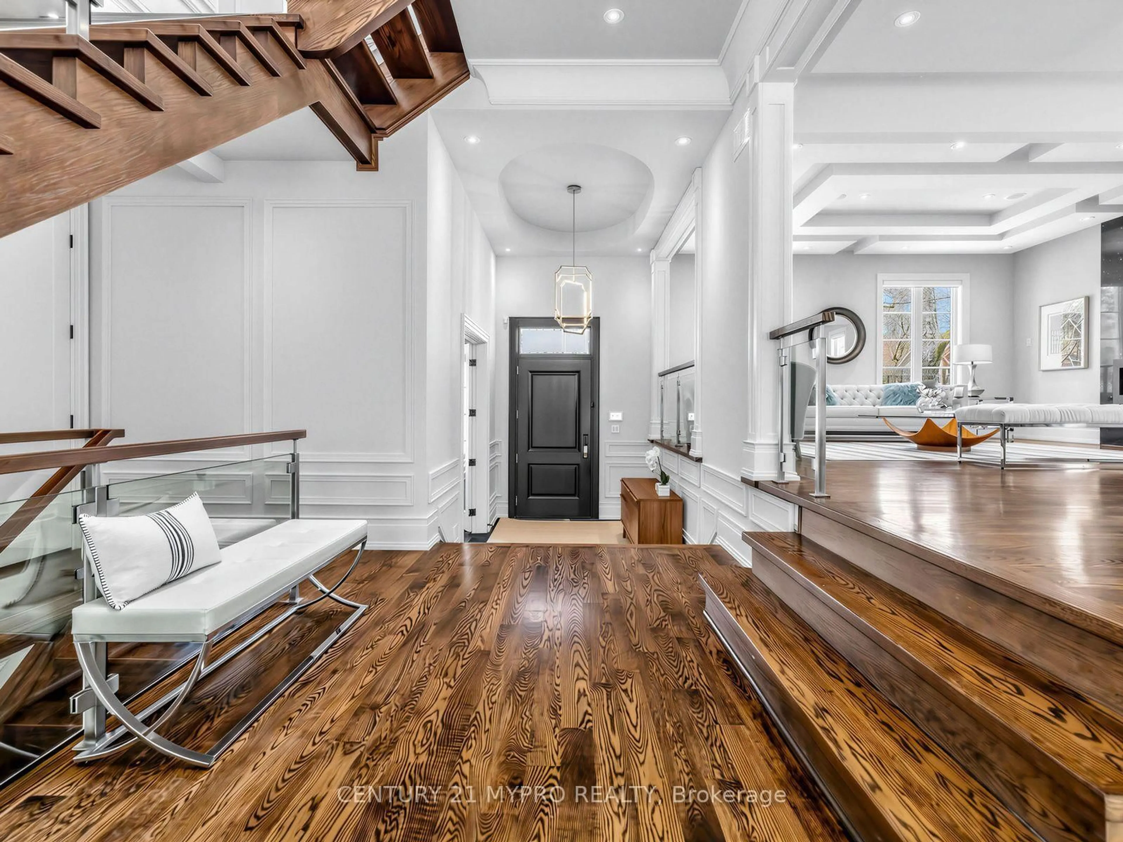 Indoor entryway for 299 Spring Garden Ave, Toronto Ontario M2N 3H2