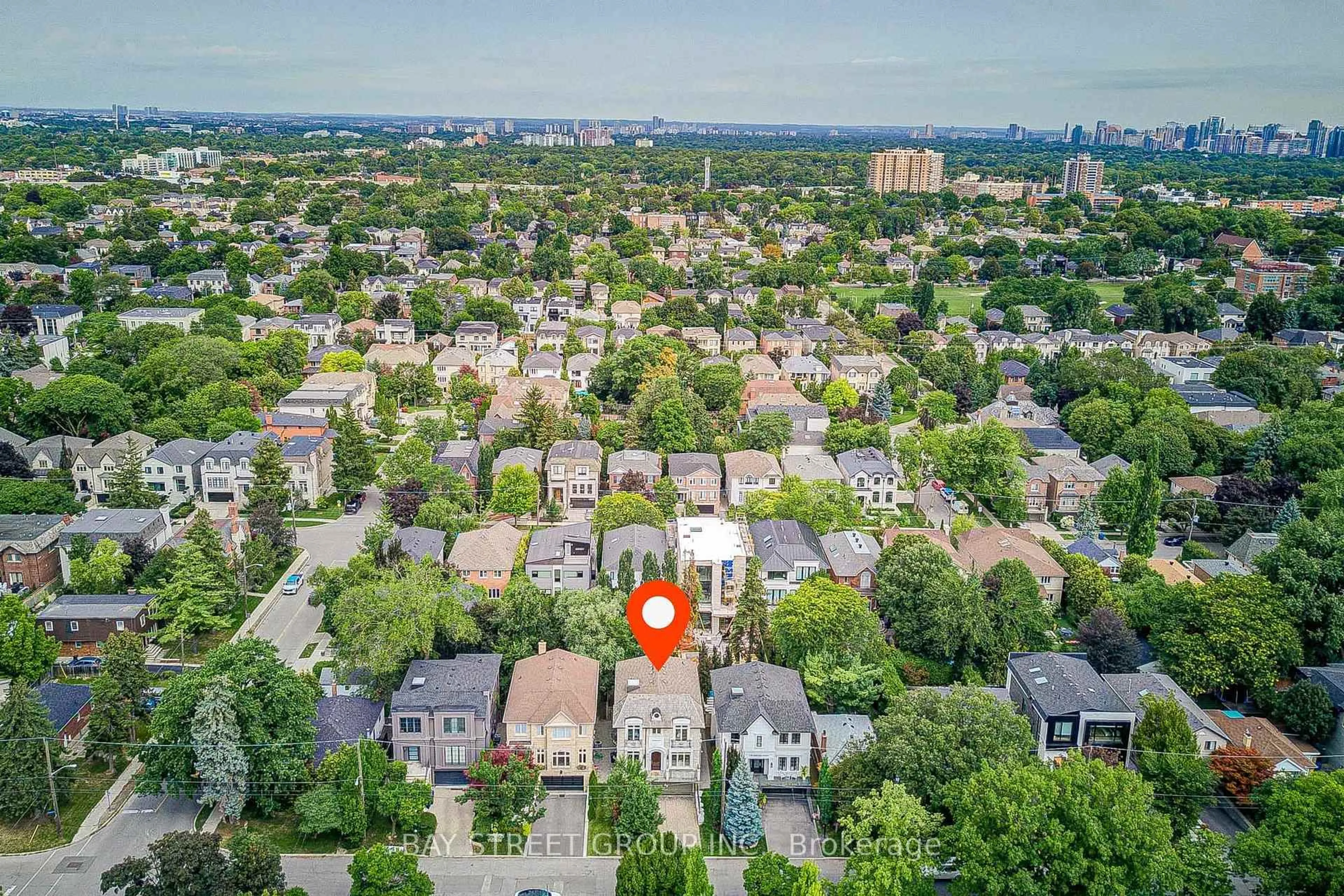 A pic from outside/outdoor area/front of a property/back of a property/a pic from drone, unknown for 500 Deloraine Ave, Toronto Ontario M5M 2B8