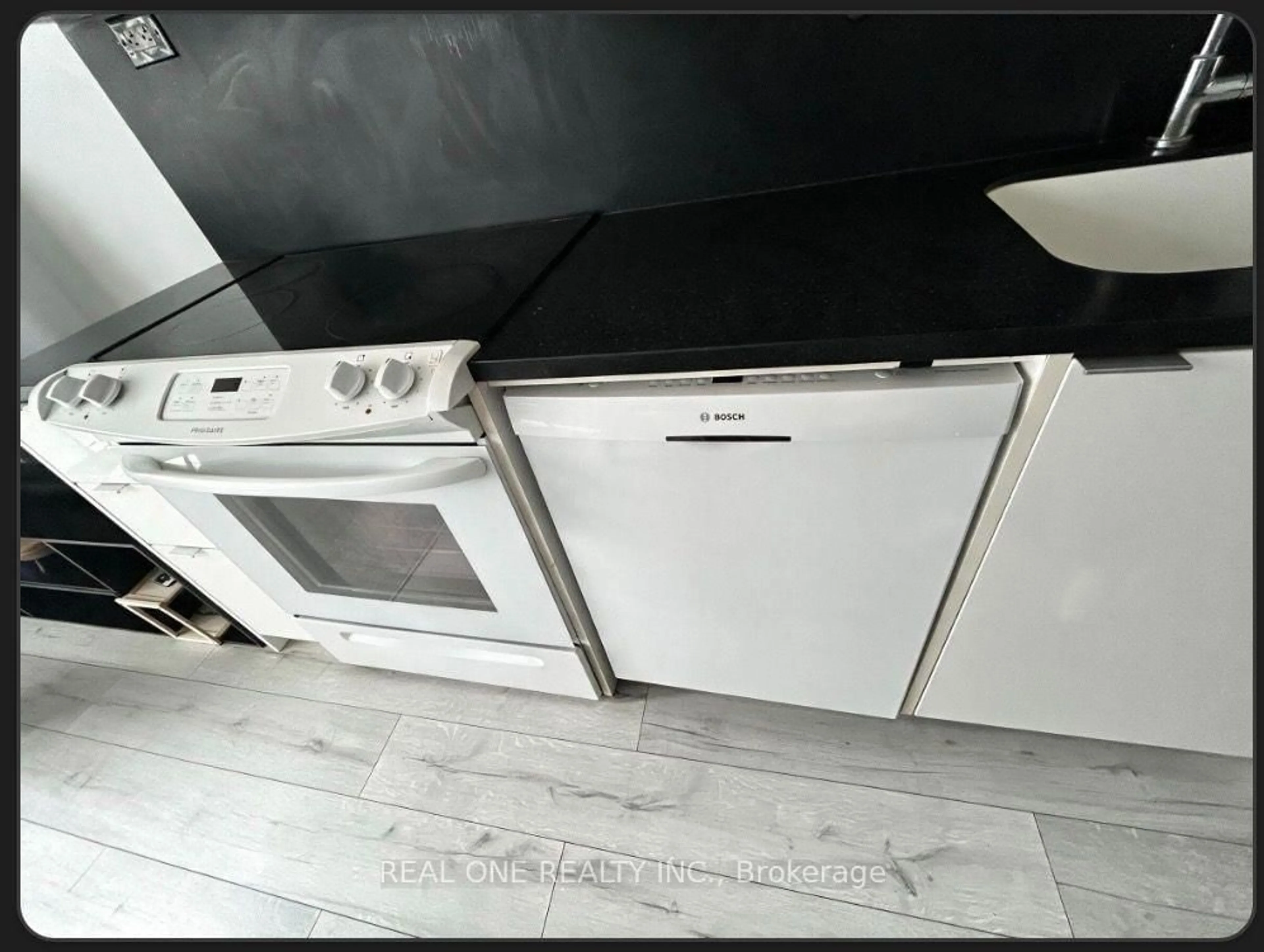 Standard kitchen, unknown for 151 Dan Leckie Way #315, Toronto Ontario M5V 4B2