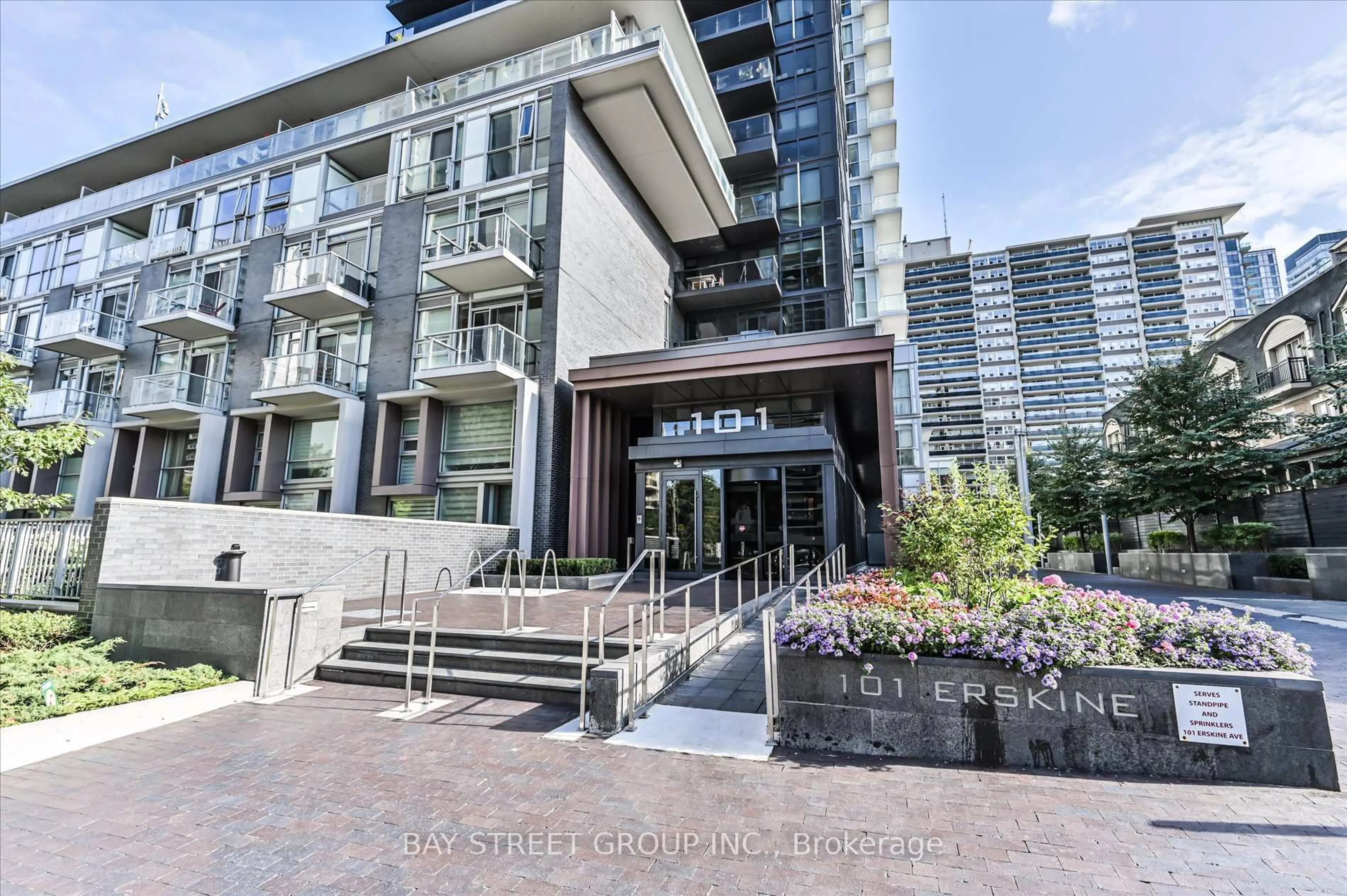 Indoor foyer for 101 erskine Ave #1106, Toronto Ontario M4P 0C5