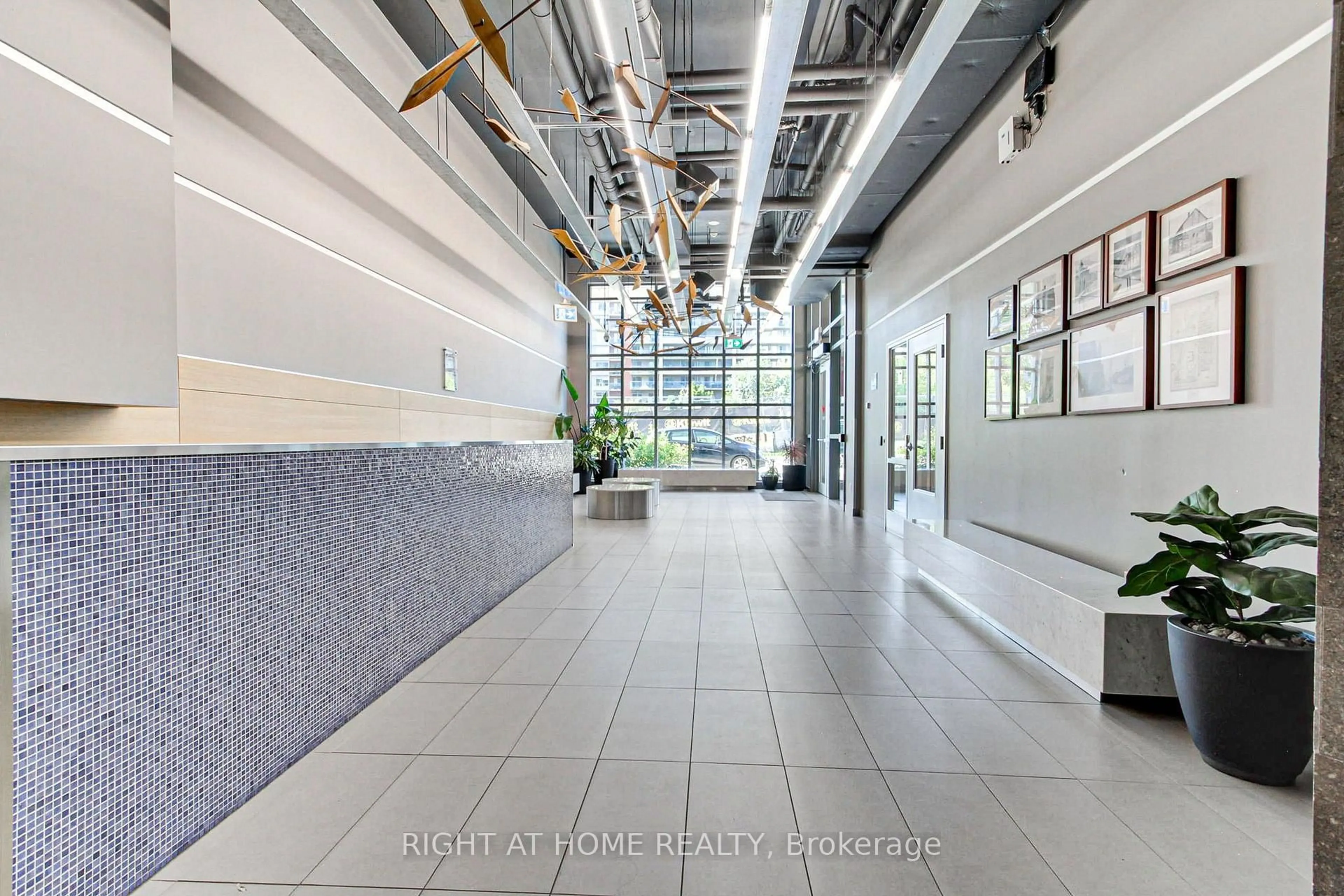 Indoor foyer for 150 Sudbury St #610, Toronto Ontario M6J 3S8