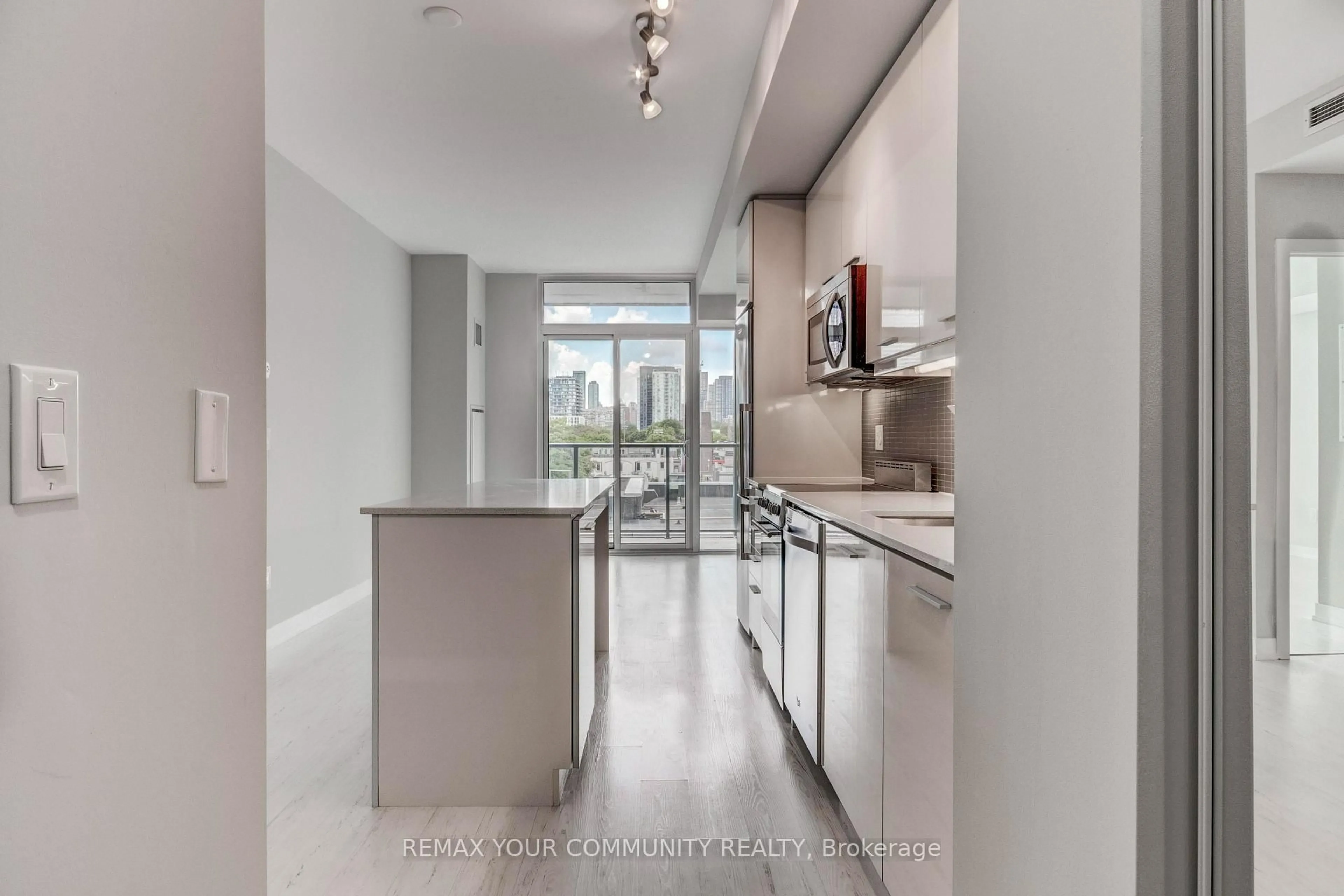 Unknown for 105 George St #501, Toronto Ontario M5A 2N4
