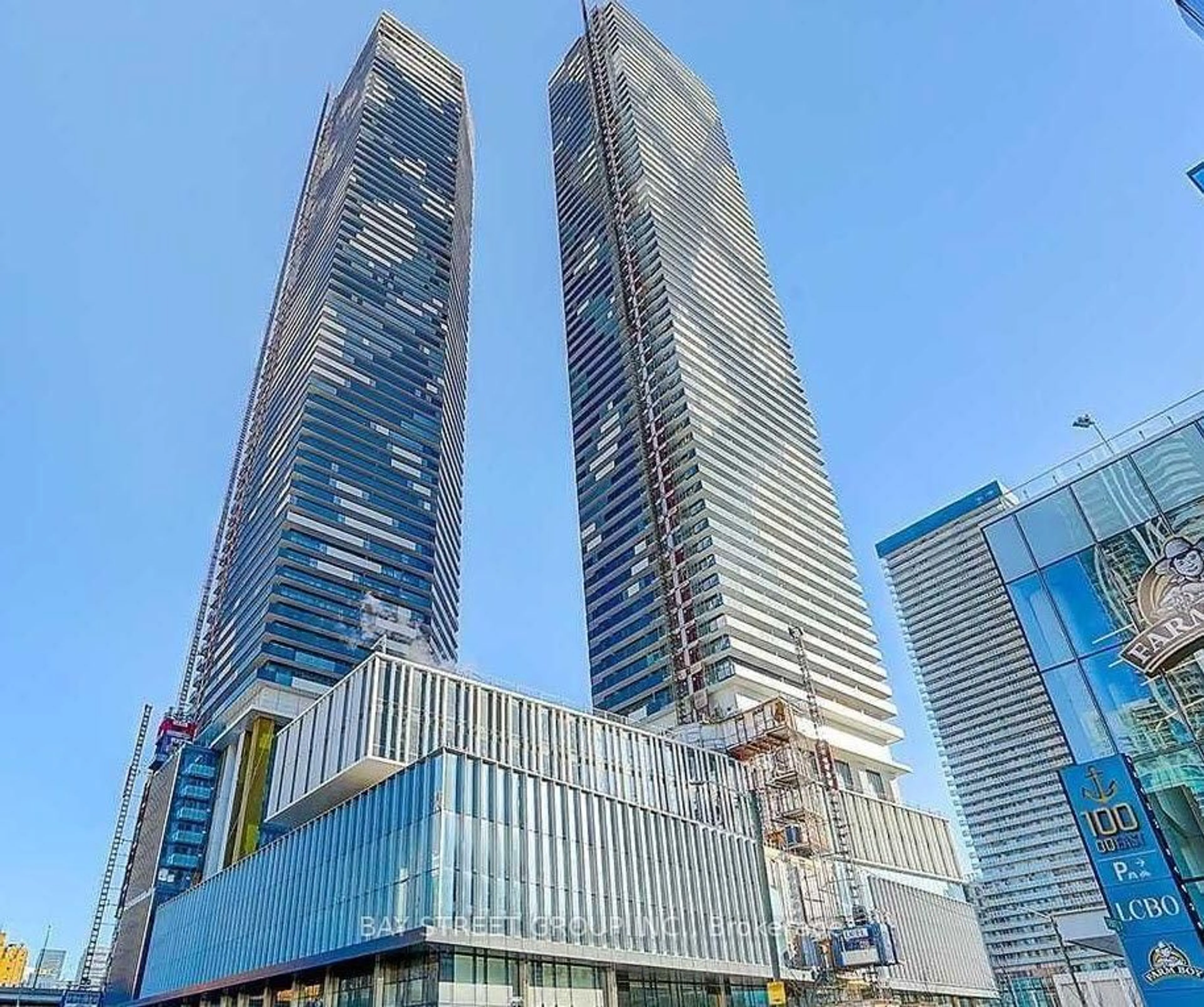 Unknown for 138 Downes St #4302, Toronto Ontario M5E 0E4