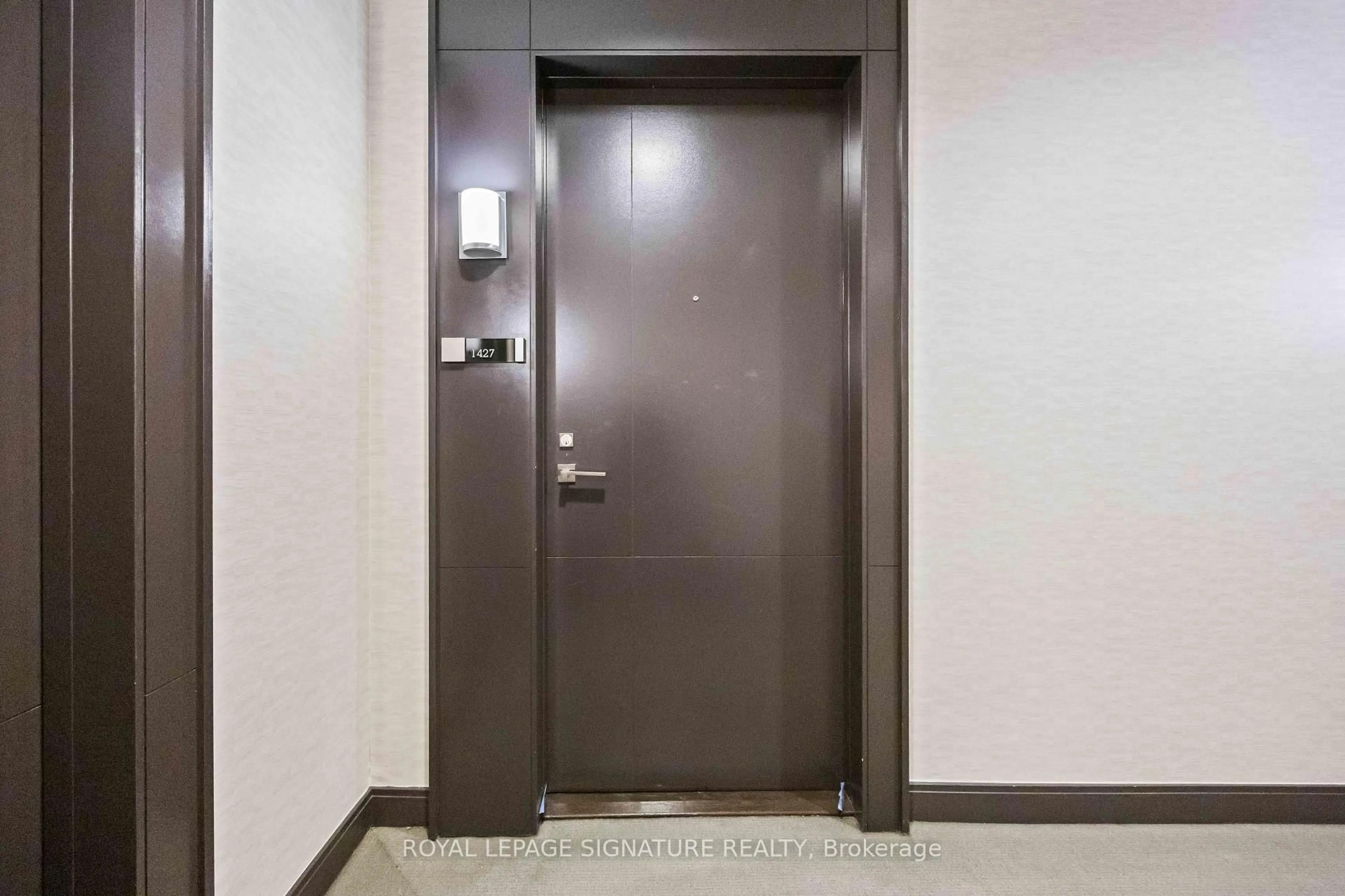 Indoor foyer for 120 Harrison Garden Blvd #1427, Toronto Ontario M2N 0H1