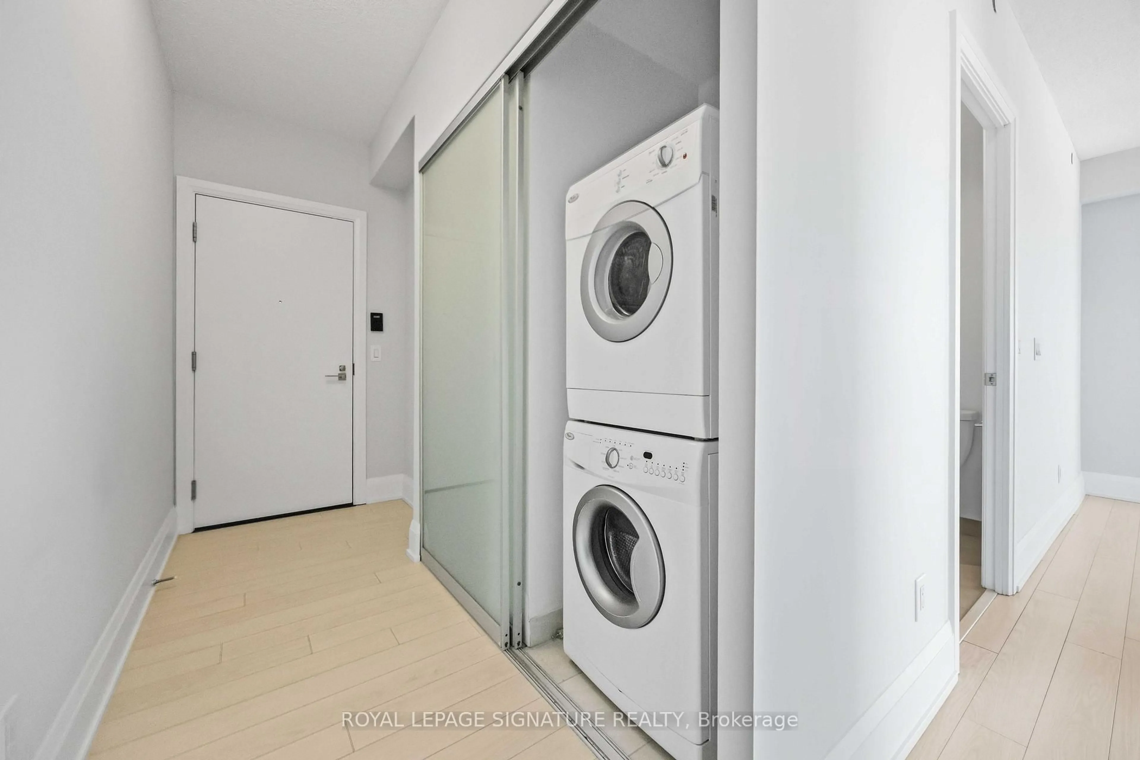 Laundry room for 120 Harrison Garden Blvd #1427, Toronto Ontario M2N 0H1