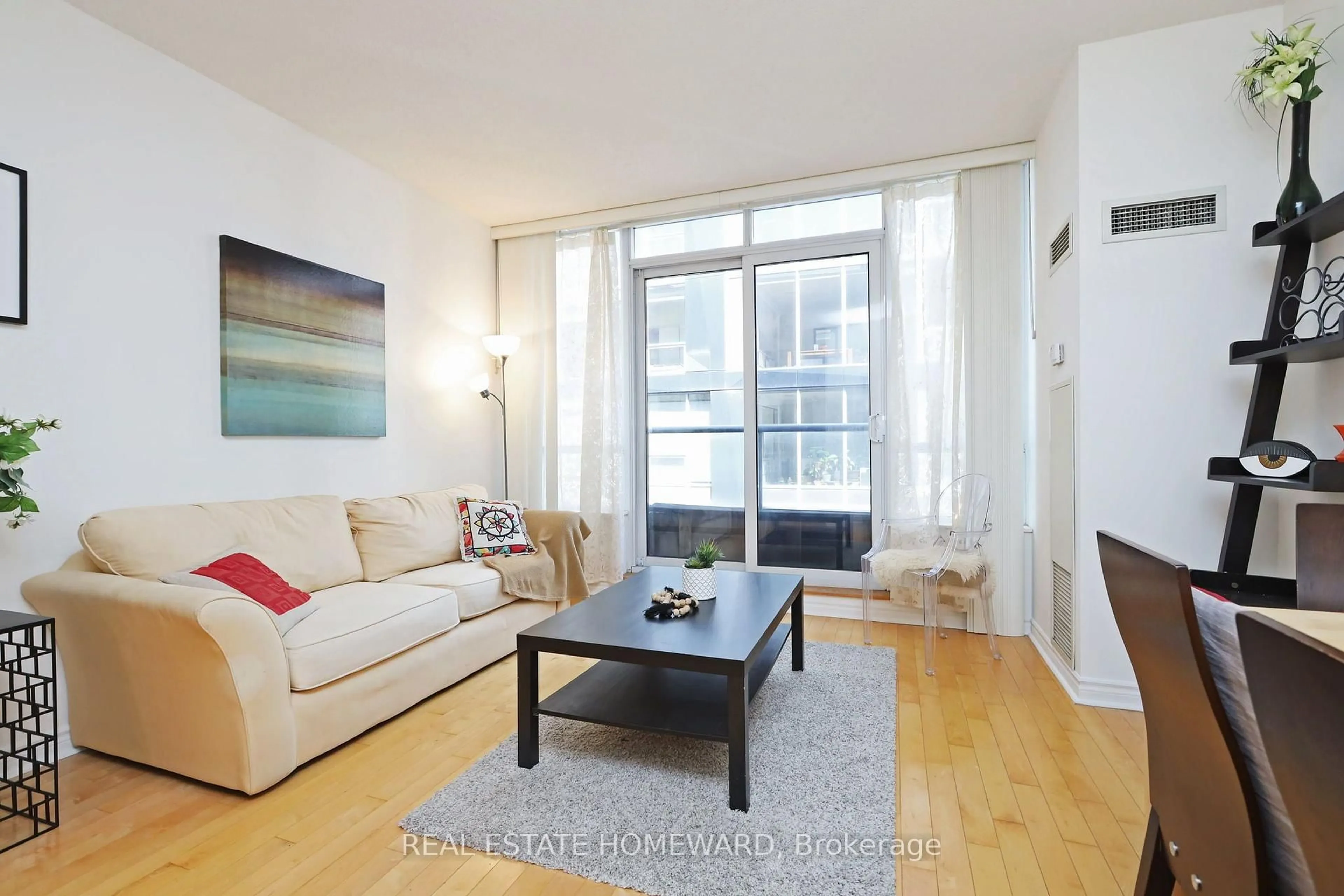 Living room with furniture, unknown for 250 Wellington St #PH31, Toronto Ontario M5V 3P6