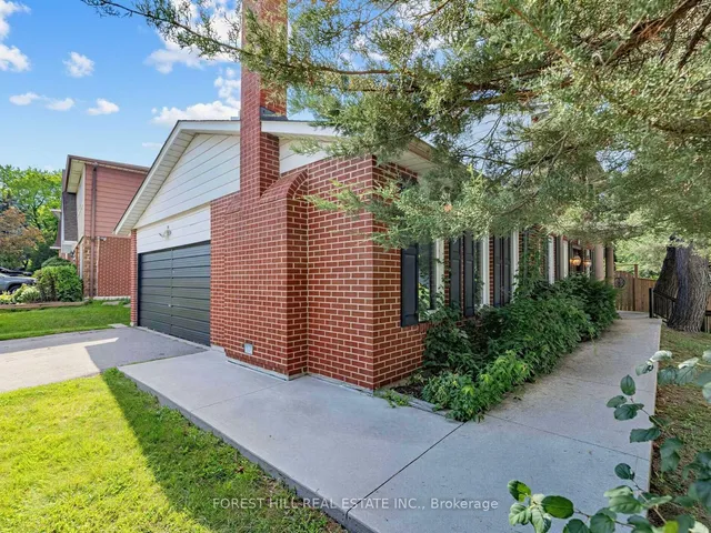1 Ames Circ, Toronto 5