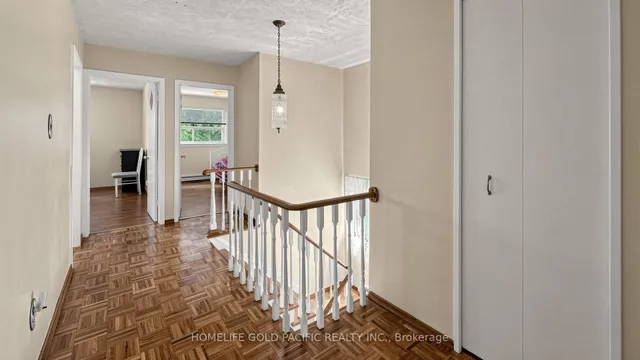 17 Chipwood Cres, Toronto 5