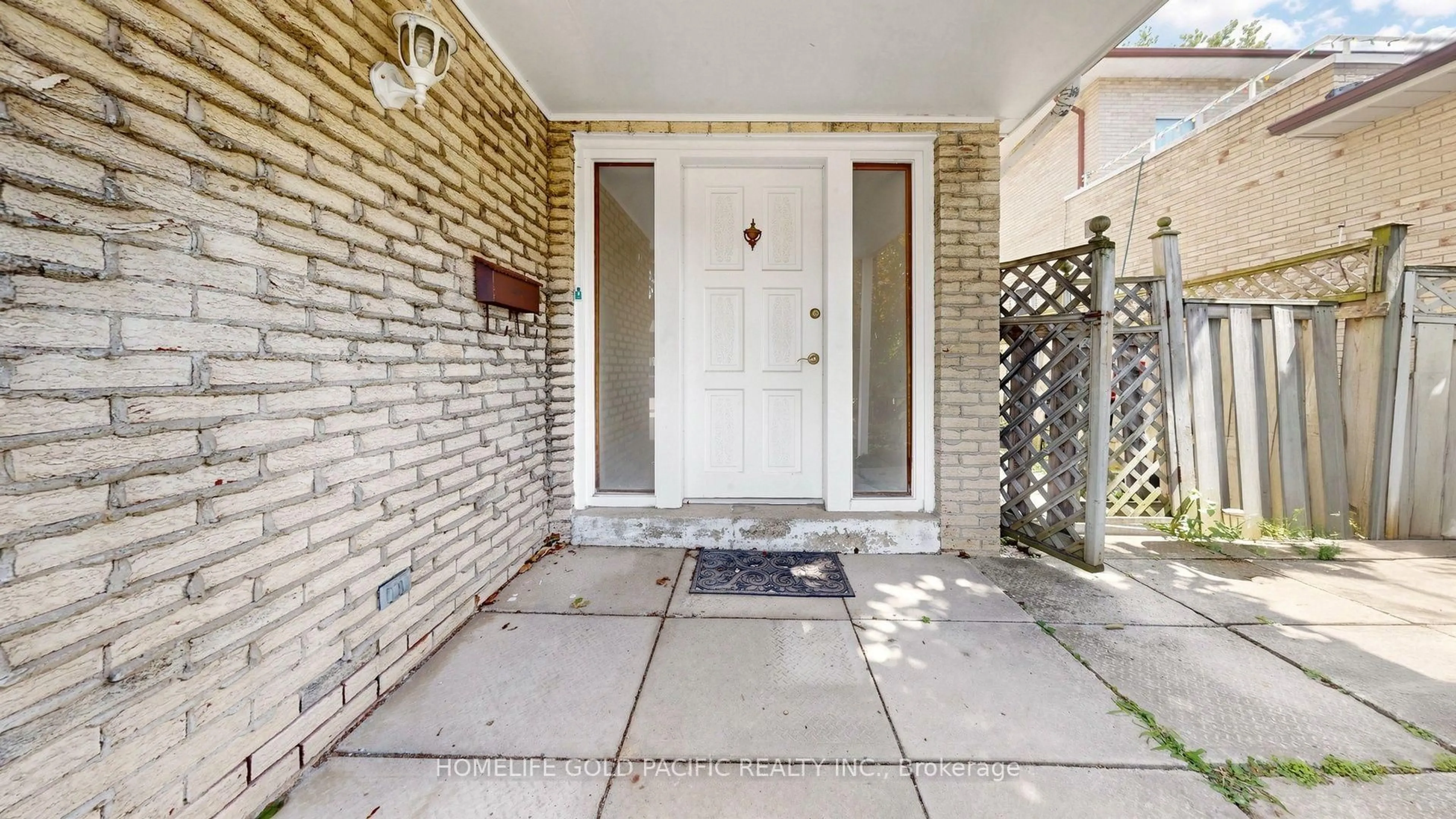 Indoor entryway for 17 Chipwood Cres, Toronto Ontario M2J 3X6
