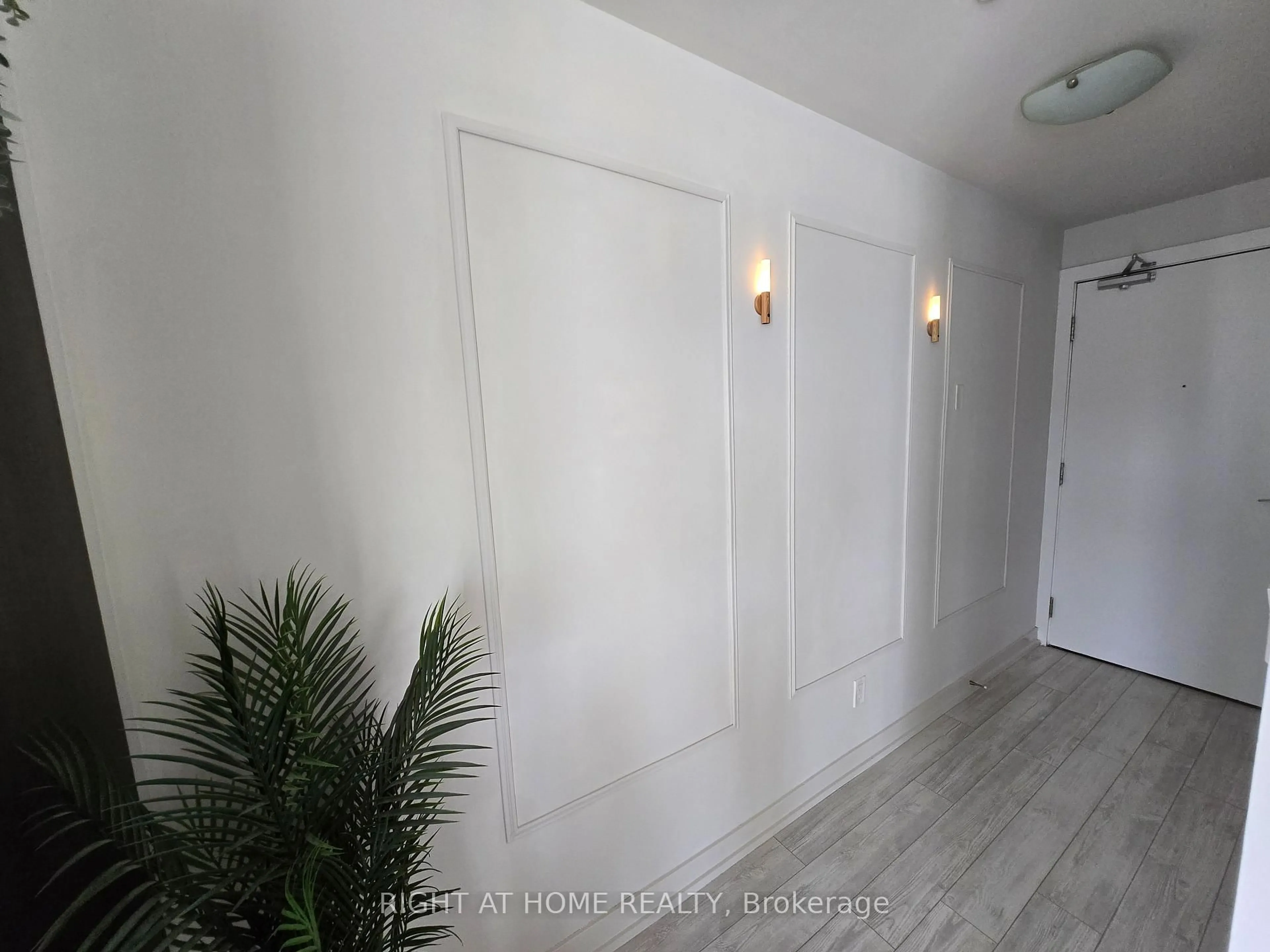 Indoor entryway for 20 BRUYERES Mews #903, Toronto Ontario M5V 0G8