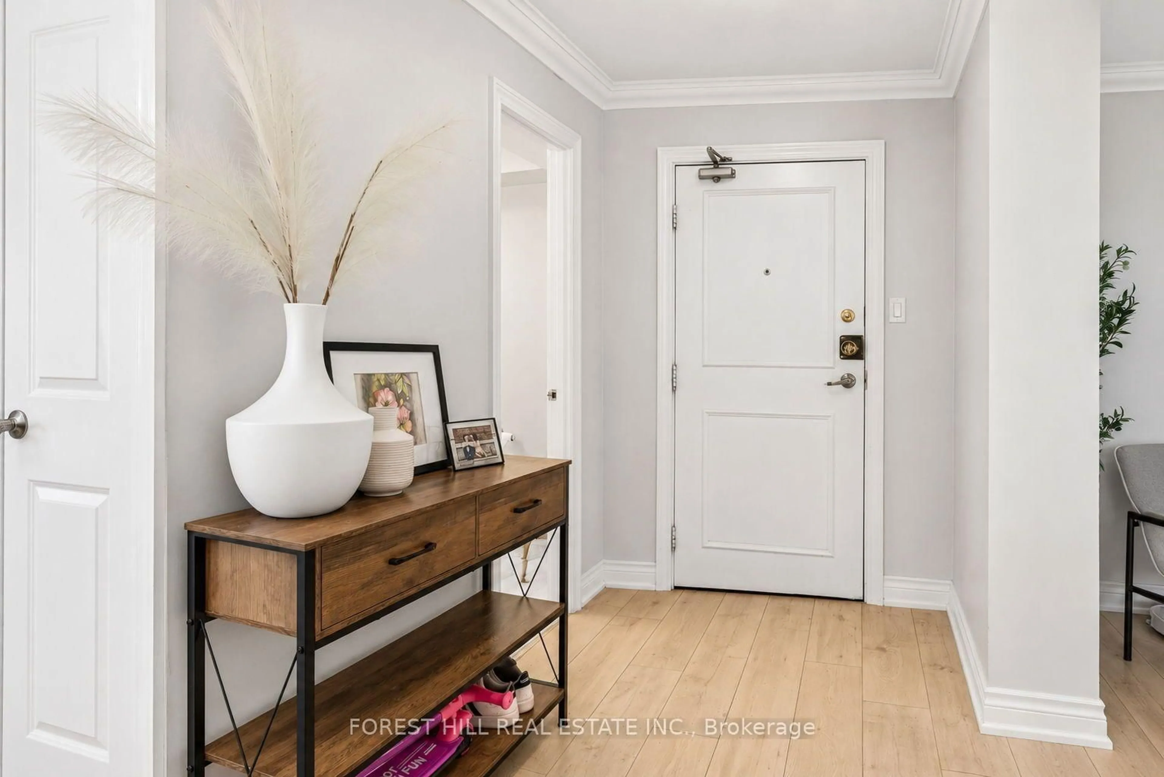Indoor entryway for 133 Torresdale Ave #804, Toronto Ontario M2R 3T2