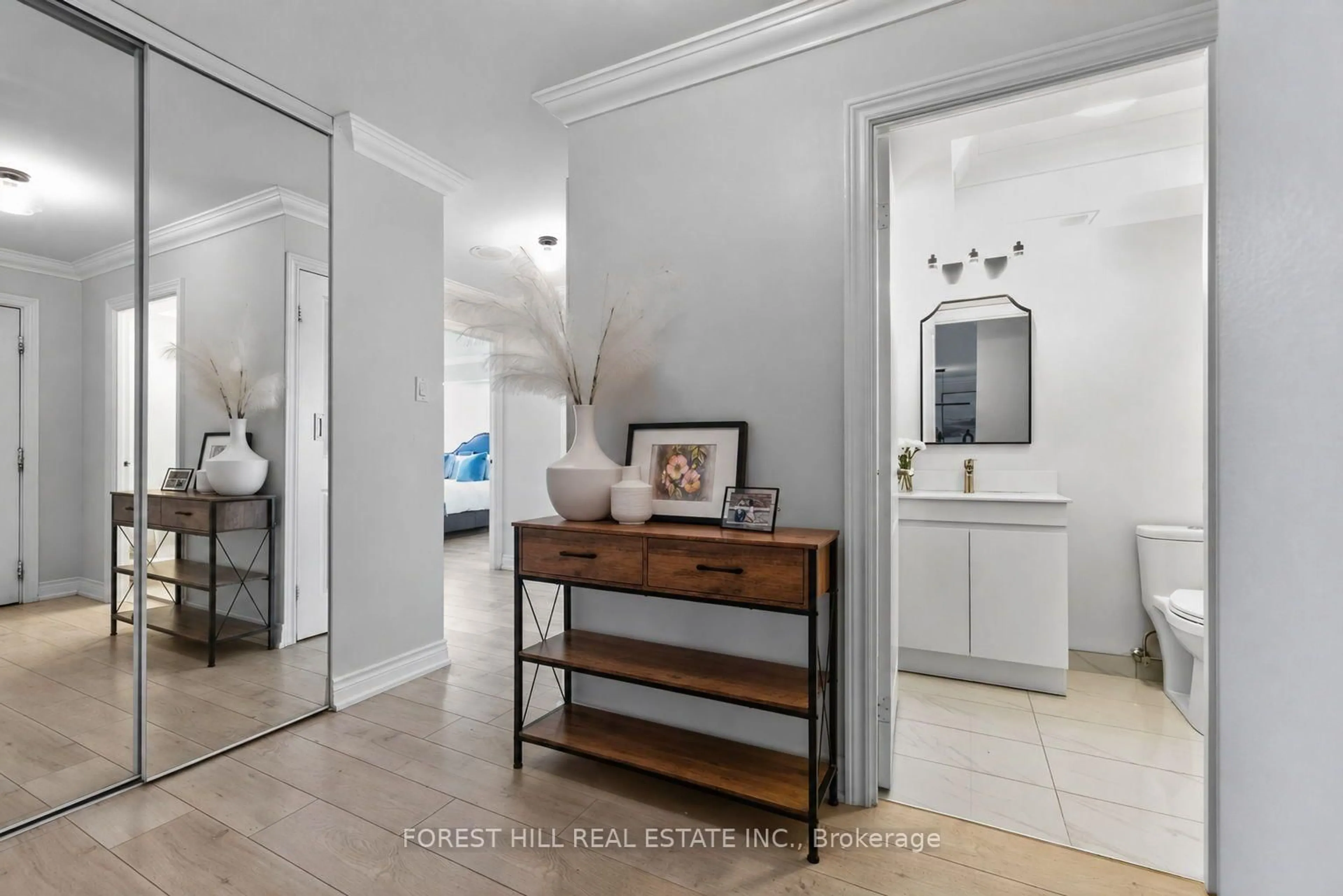 Indoor entryway for 133 Torresdale Ave #804, Toronto Ontario M2R 3T2
