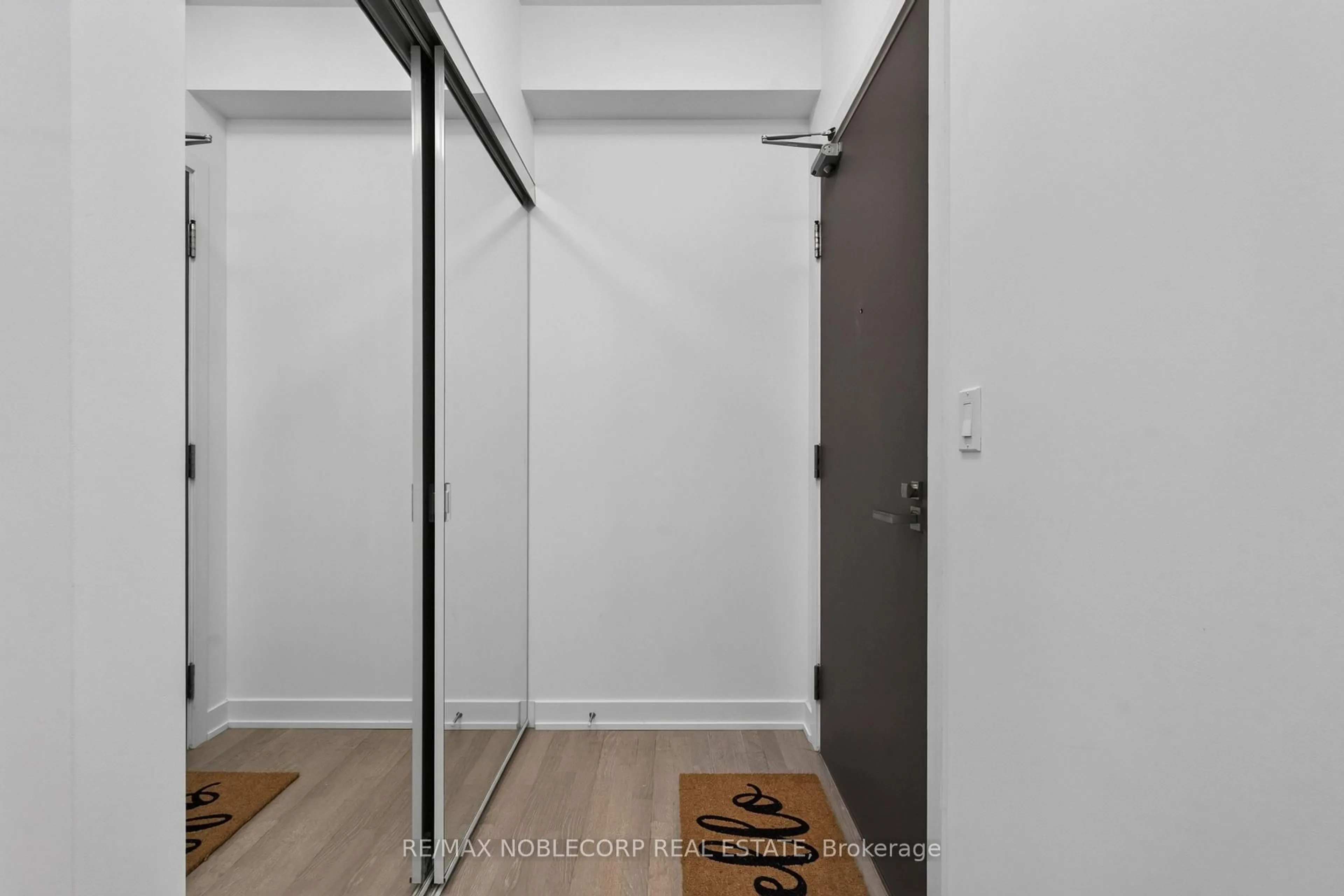Indoor entryway for 501 St Clair Ave #1911, Toronto Ontario M5P 0A2