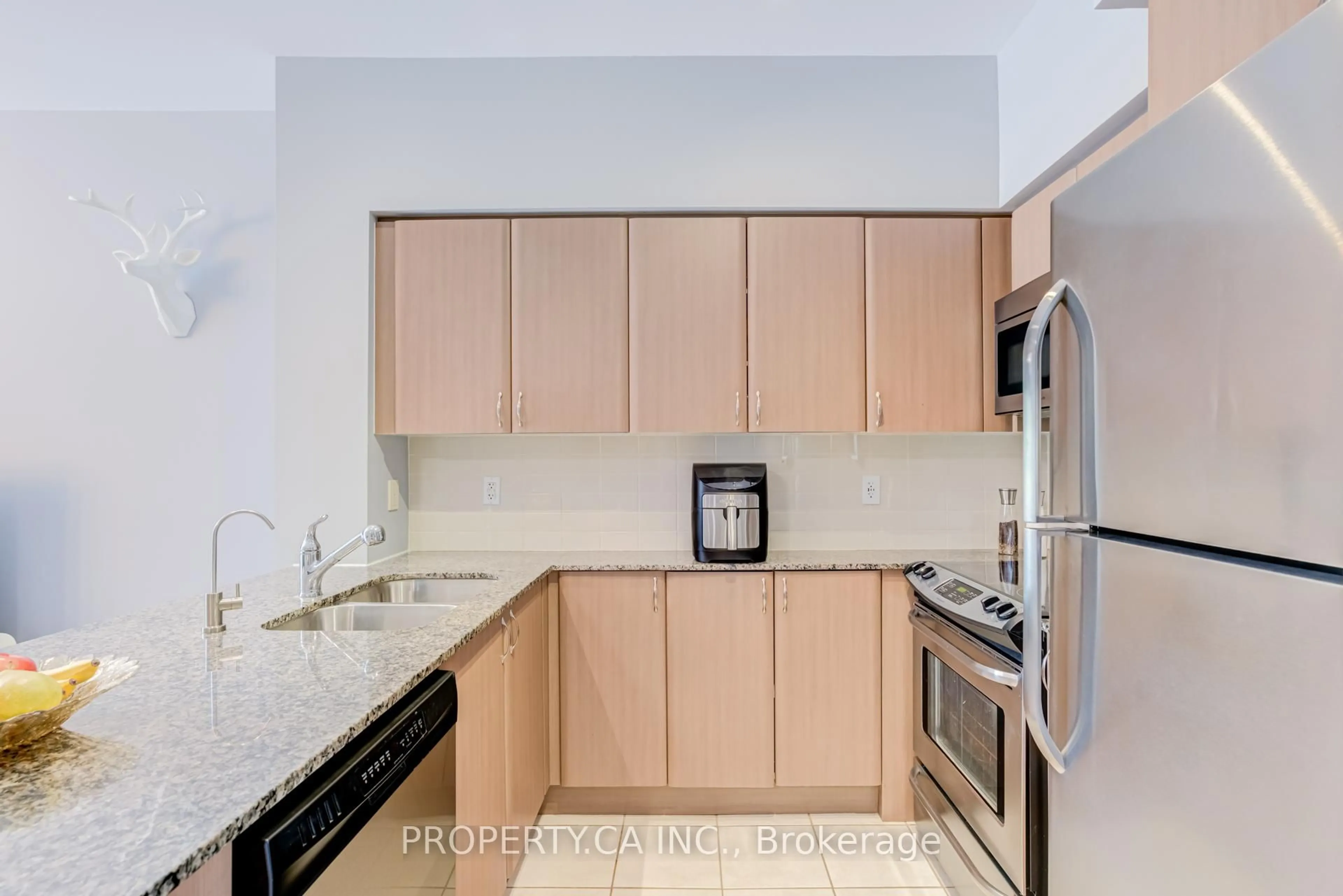 Standard kitchen, unknown for 525 Wilson Ave #118, Toronto Ontario M3H 0A7