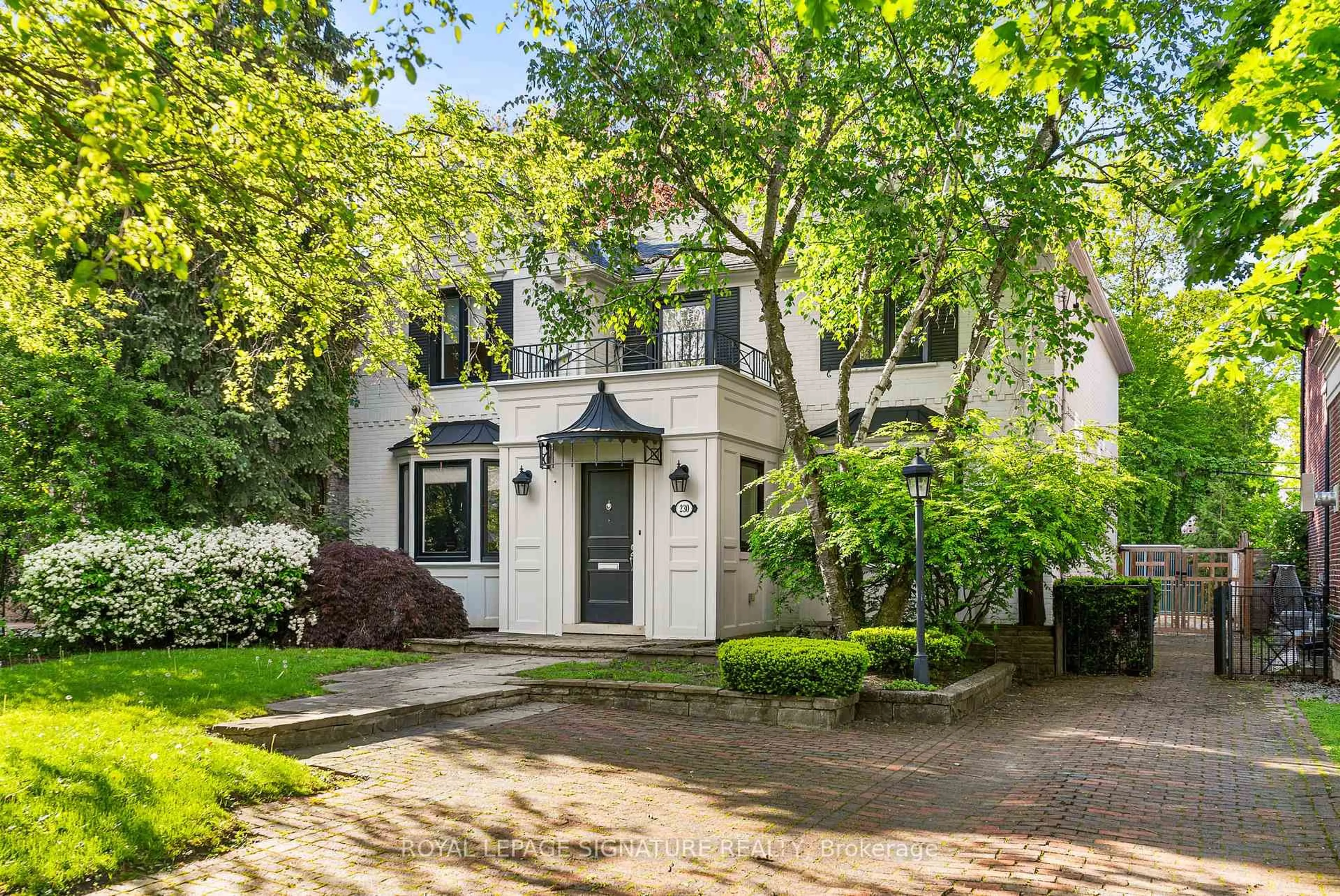 Home with brick exterior material, street for 230 Strathallan Wood, Toronto Ontario M5N 1T4