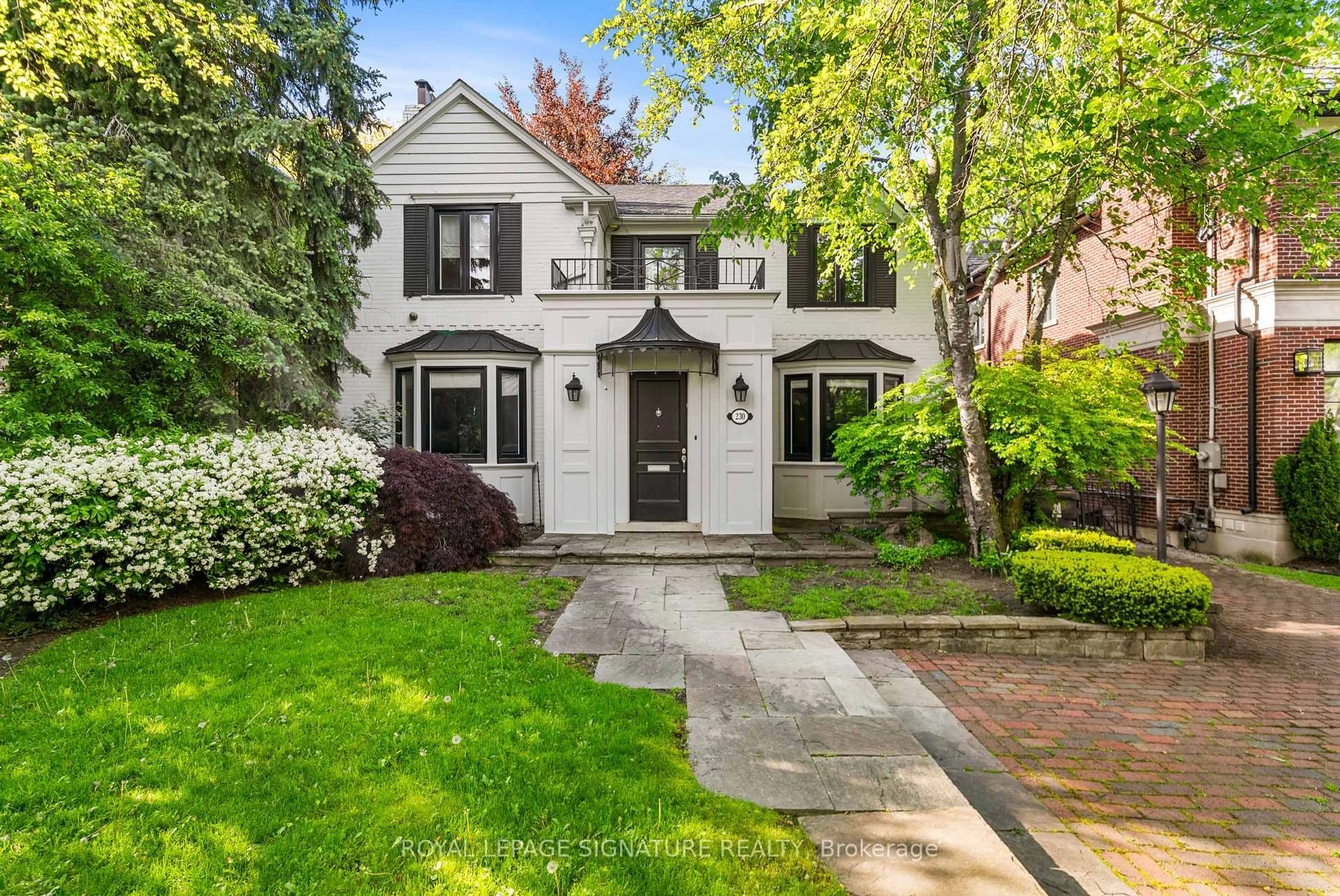 Home with brick exterior material, street for 230 Strathallan Wood, Toronto Ontario M5N 1T4