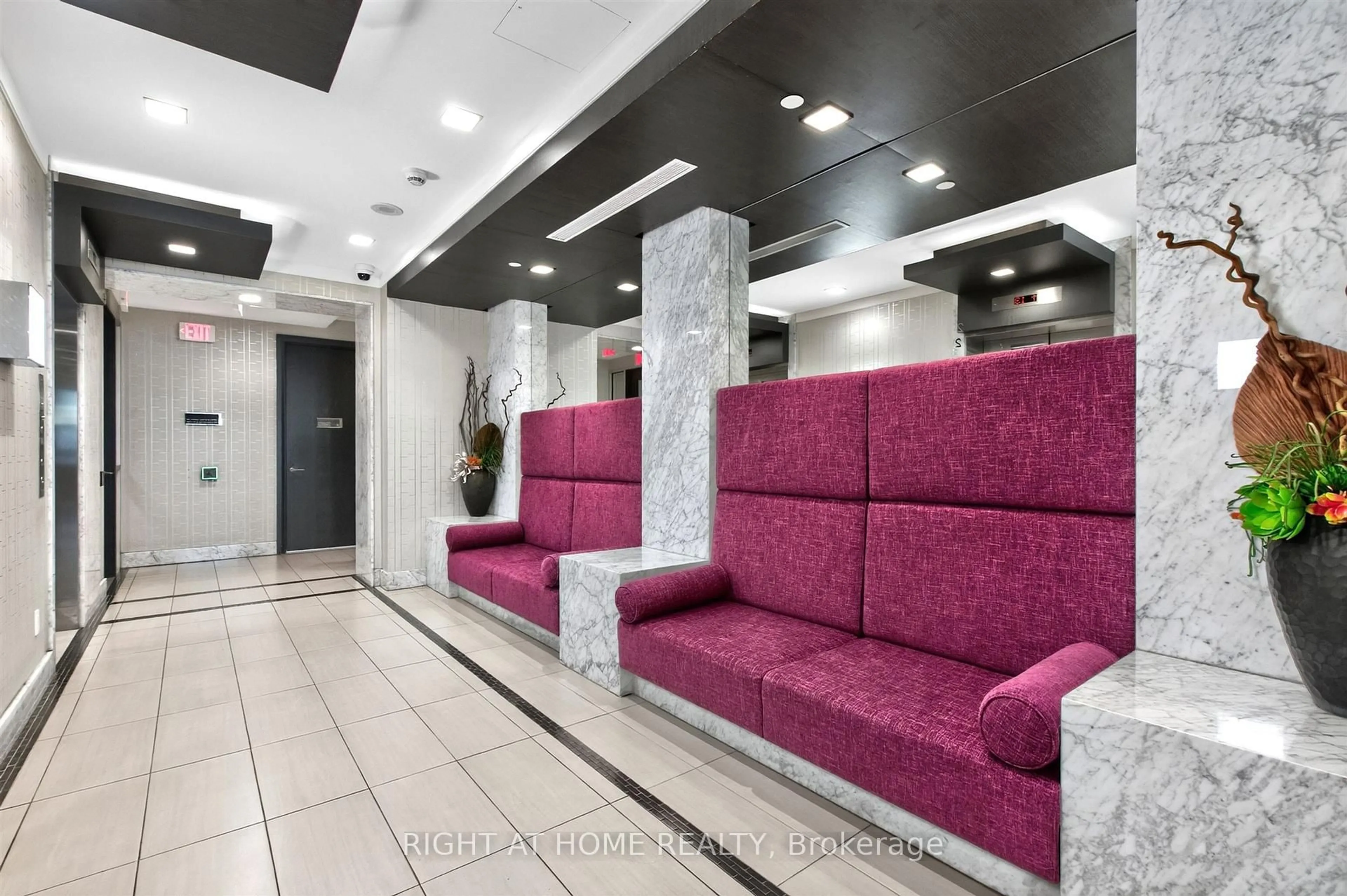 Lobby for 18 Graydon Hall Dr #509, Toronto Ontario M3A 0A4